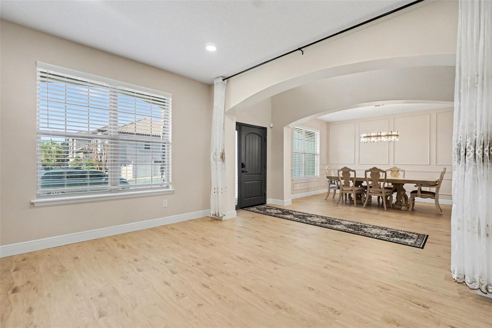 Image 5 of 39 For 17987 Gourd Neck Loop