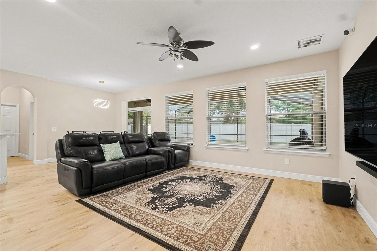 Image 8 of 39 For 17987 Gourd Neck Loop