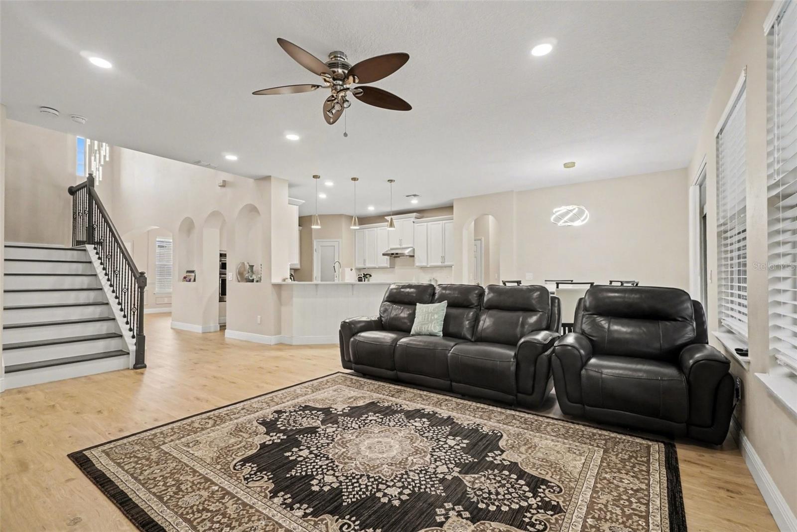 Image 9 of 39 For 17987 Gourd Neck Loop