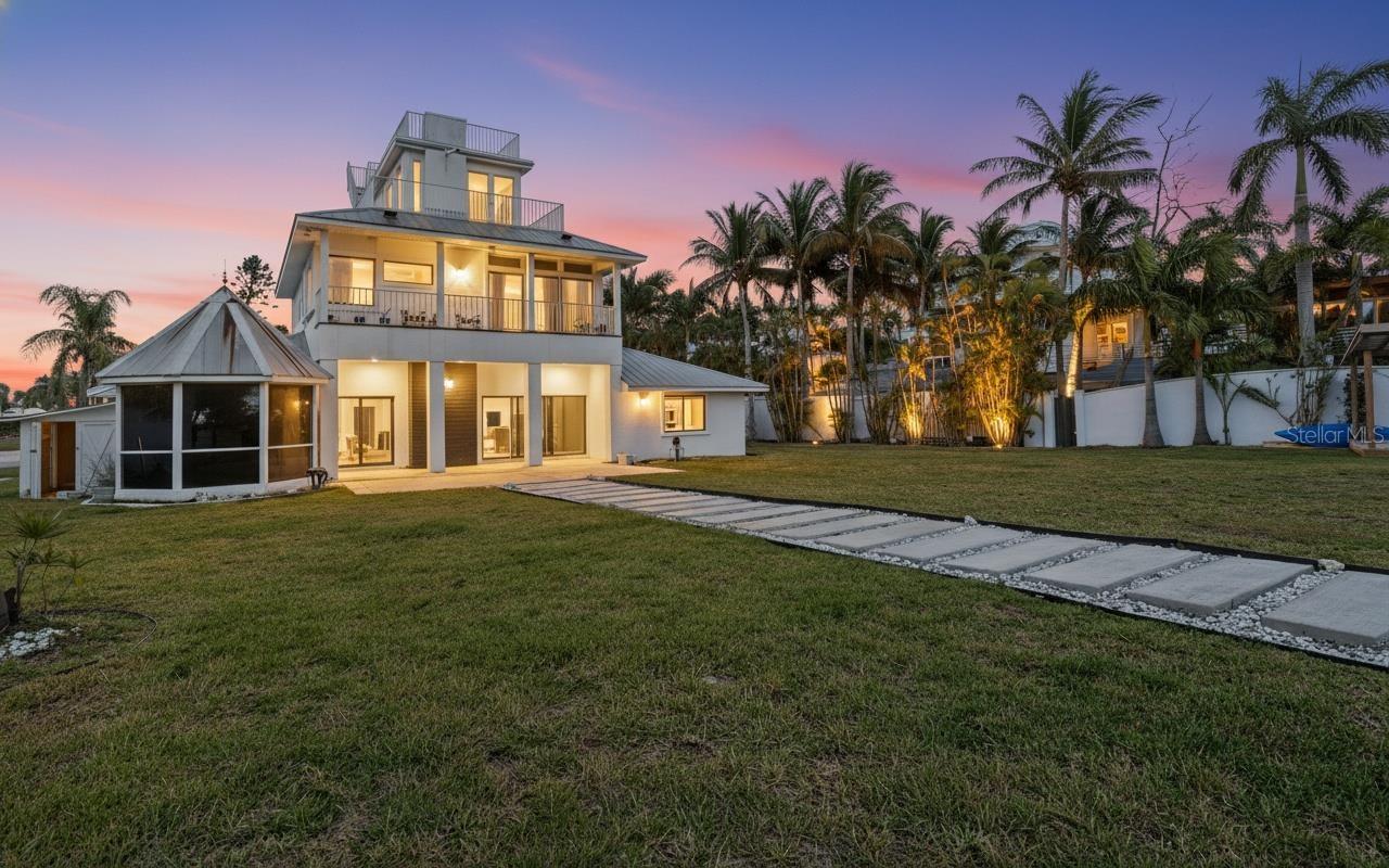 Image 5 of 15 For 10218 46th Avenue W