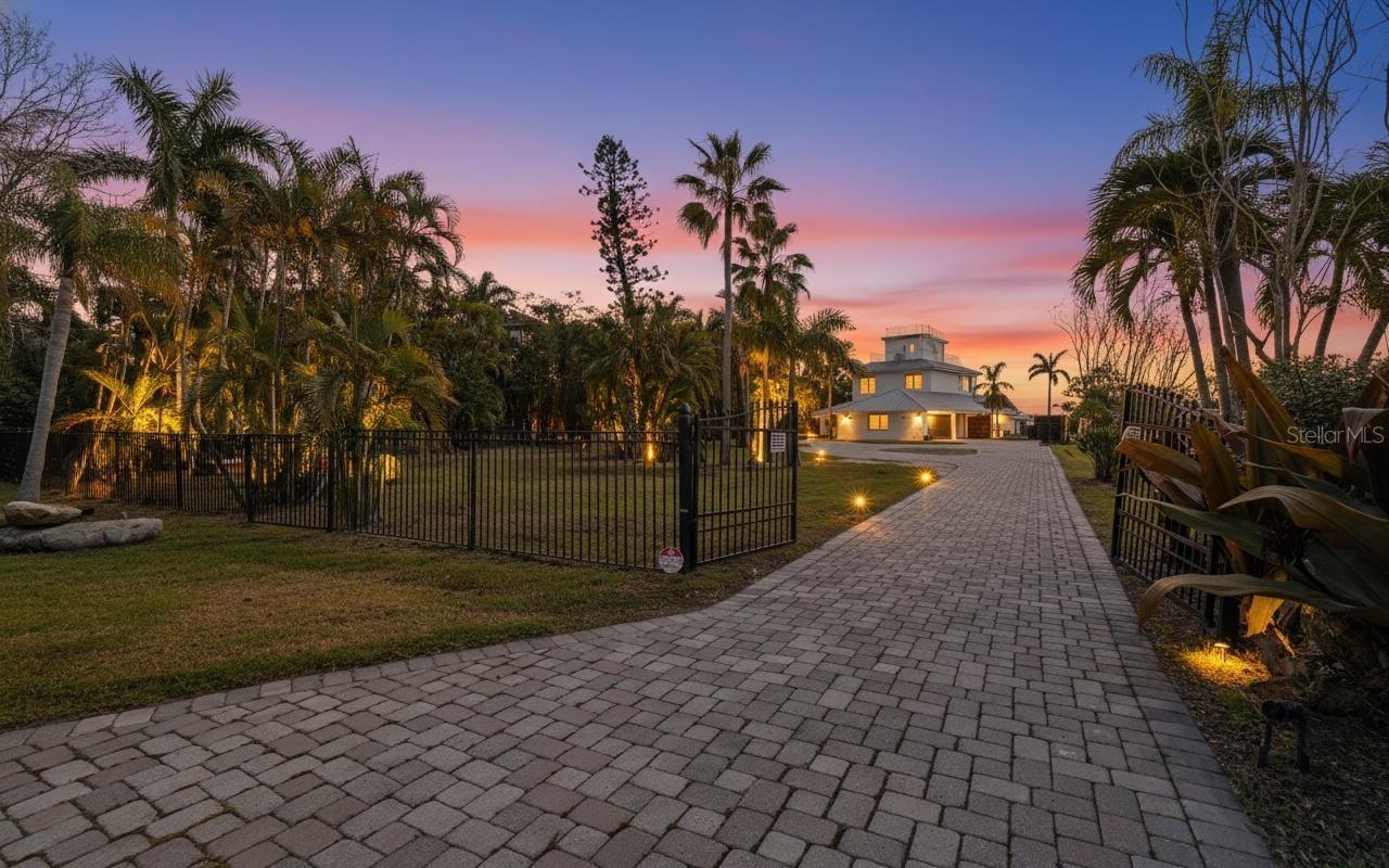 Image 6 of 15 For 10218 46th Avenue W