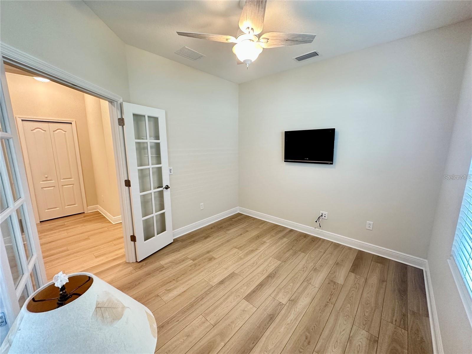 Image 4 of 25 For 2633 Star Apple Way