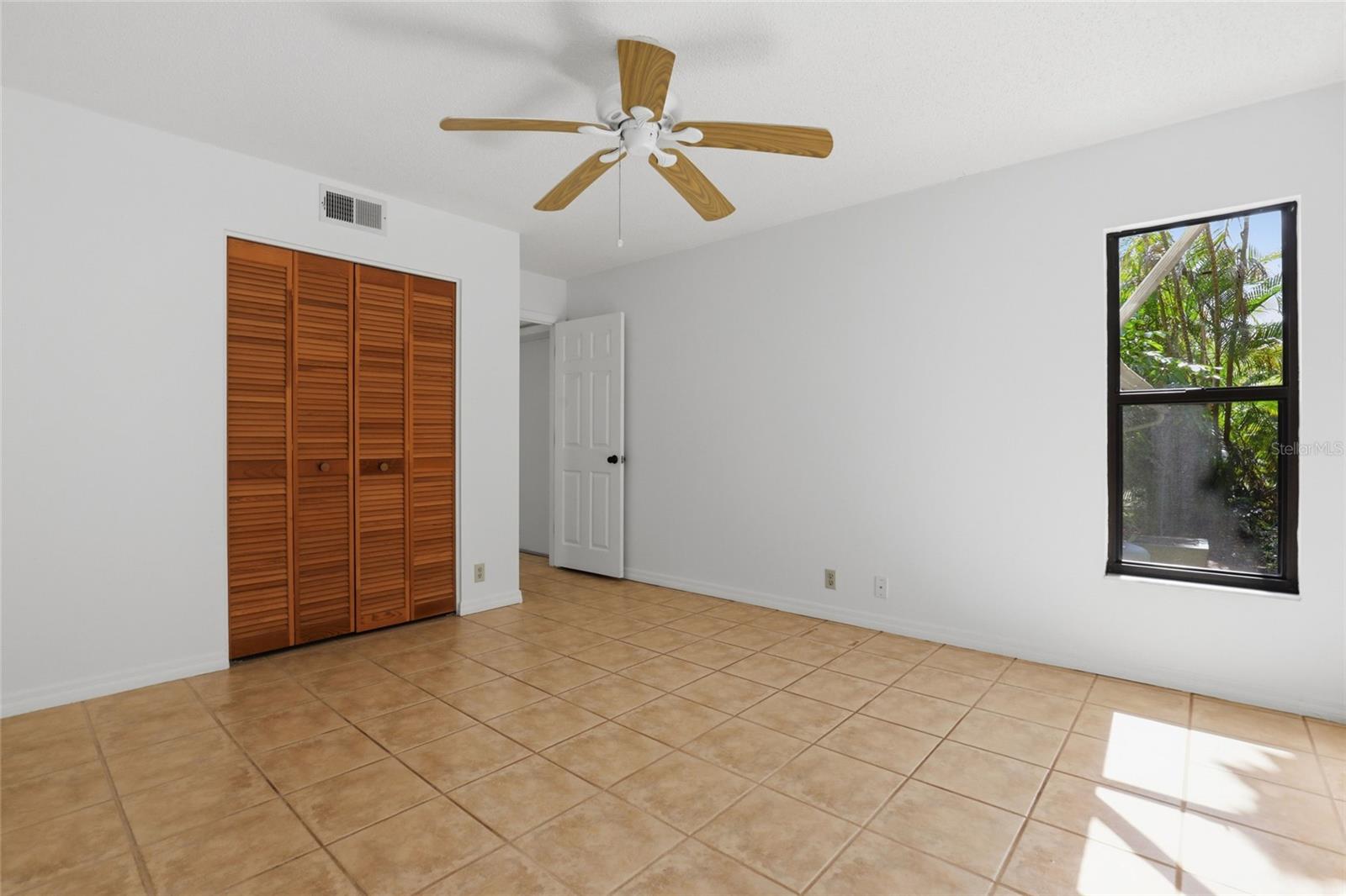 Image 14 of 46 For 7336 Curlew Street