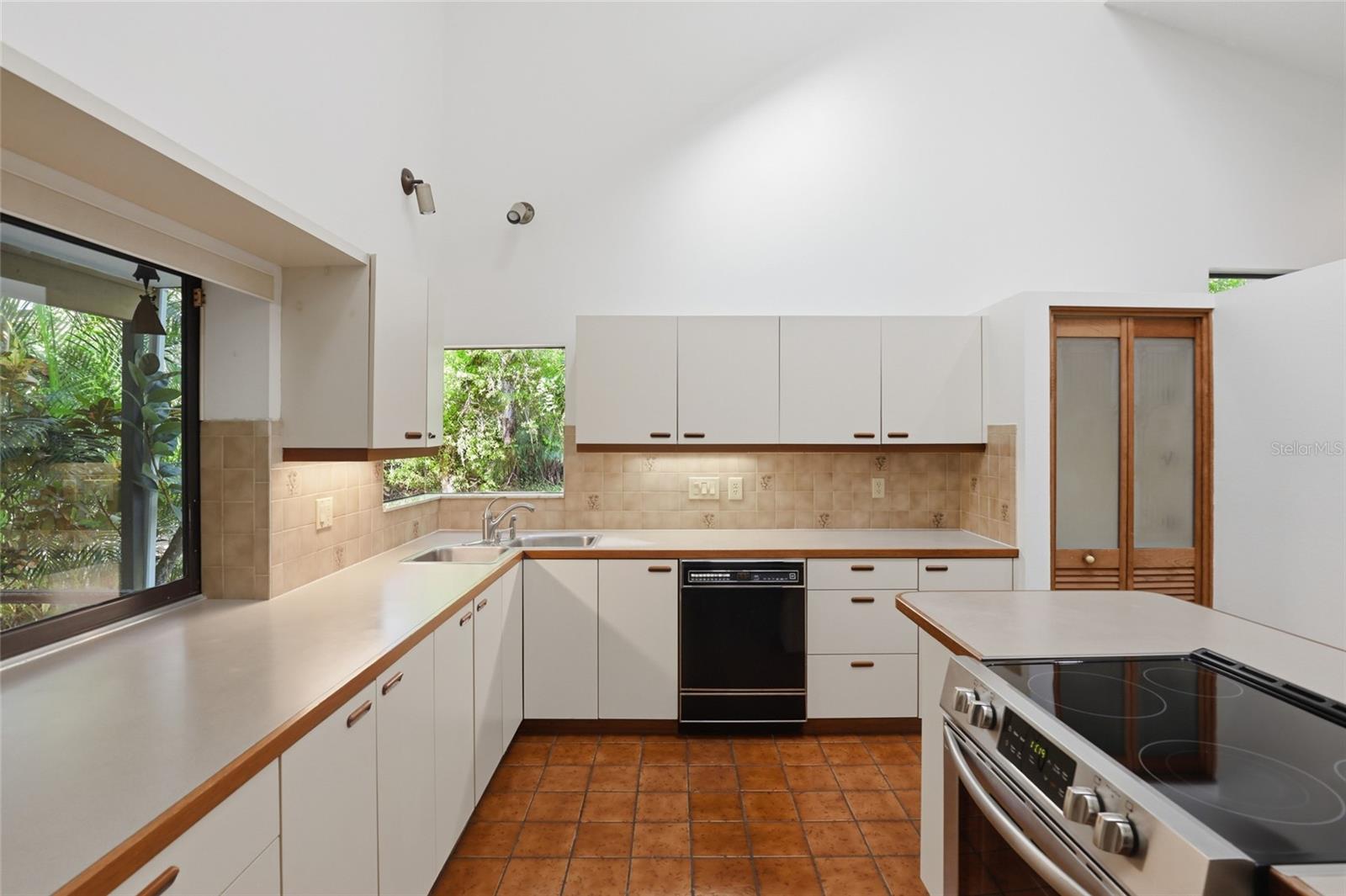 Image 7 of 46 For 7336 Curlew Street