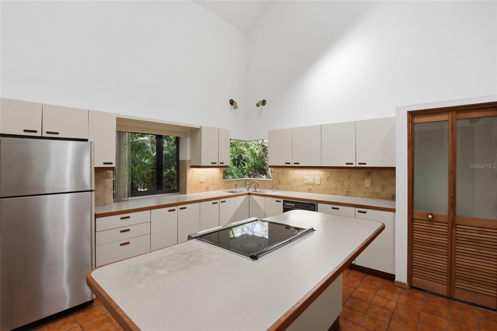 Image 8 of 46 For 7336 Curlew Street