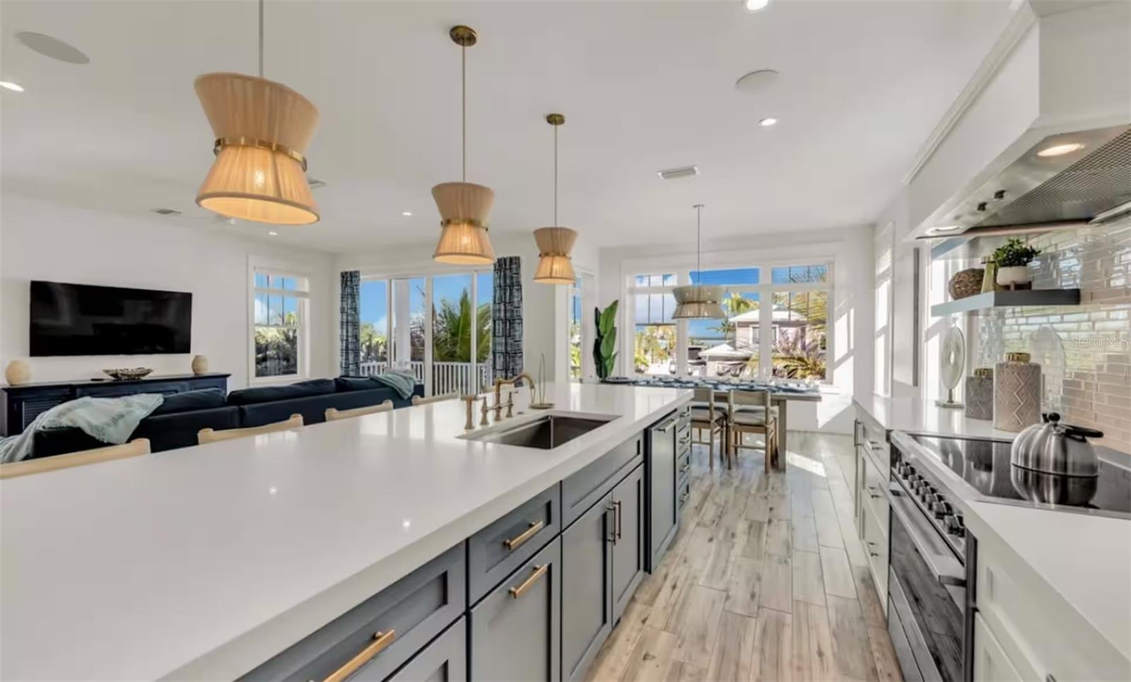 Image 11 of 41 For 2210 Avenue A