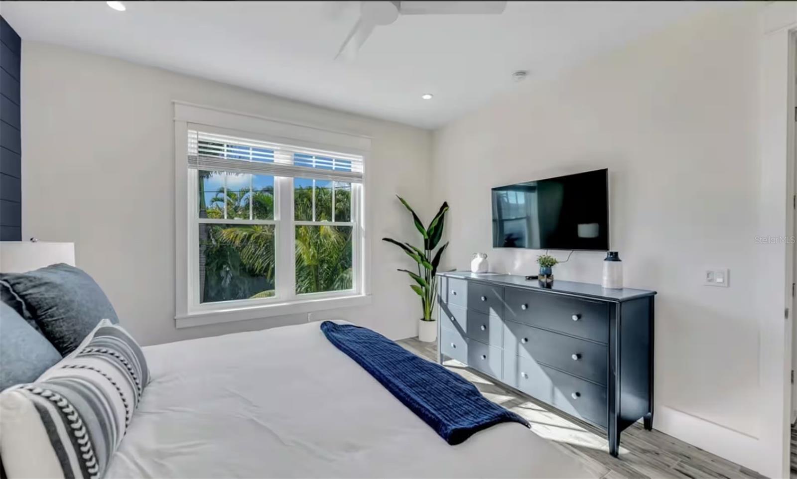 Image 24 of 41 For 2210 Avenue A