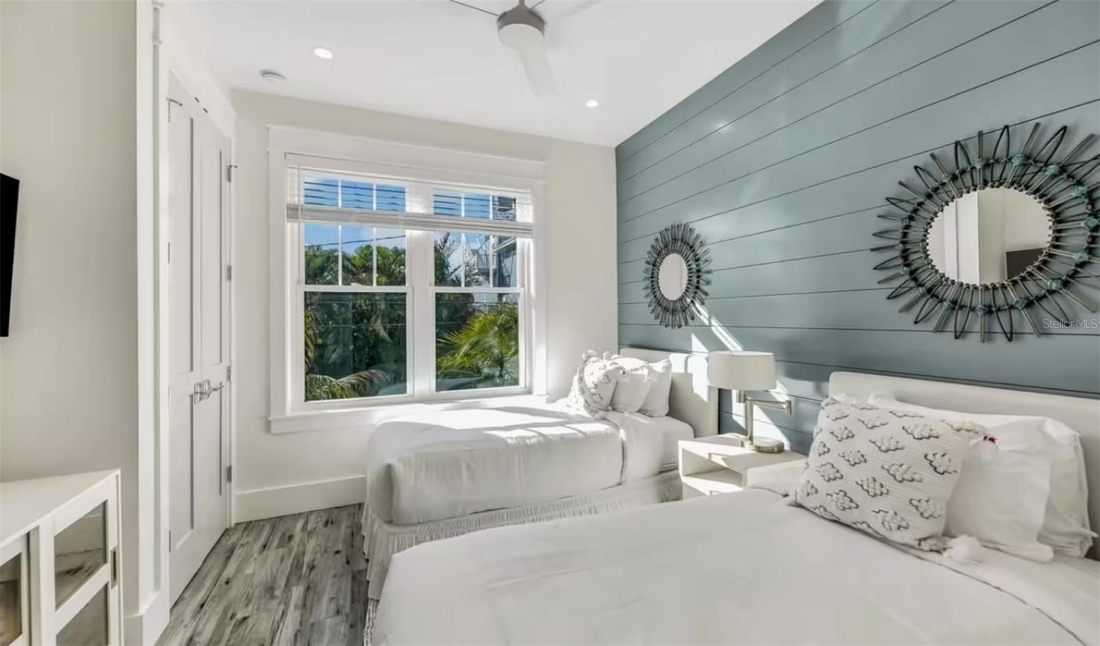 Image 28 of 41 For 2210 Avenue A