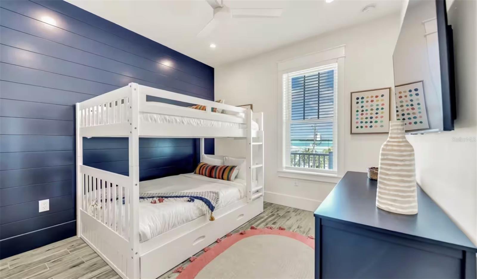 Image 33 of 41 For 2210 Avenue A