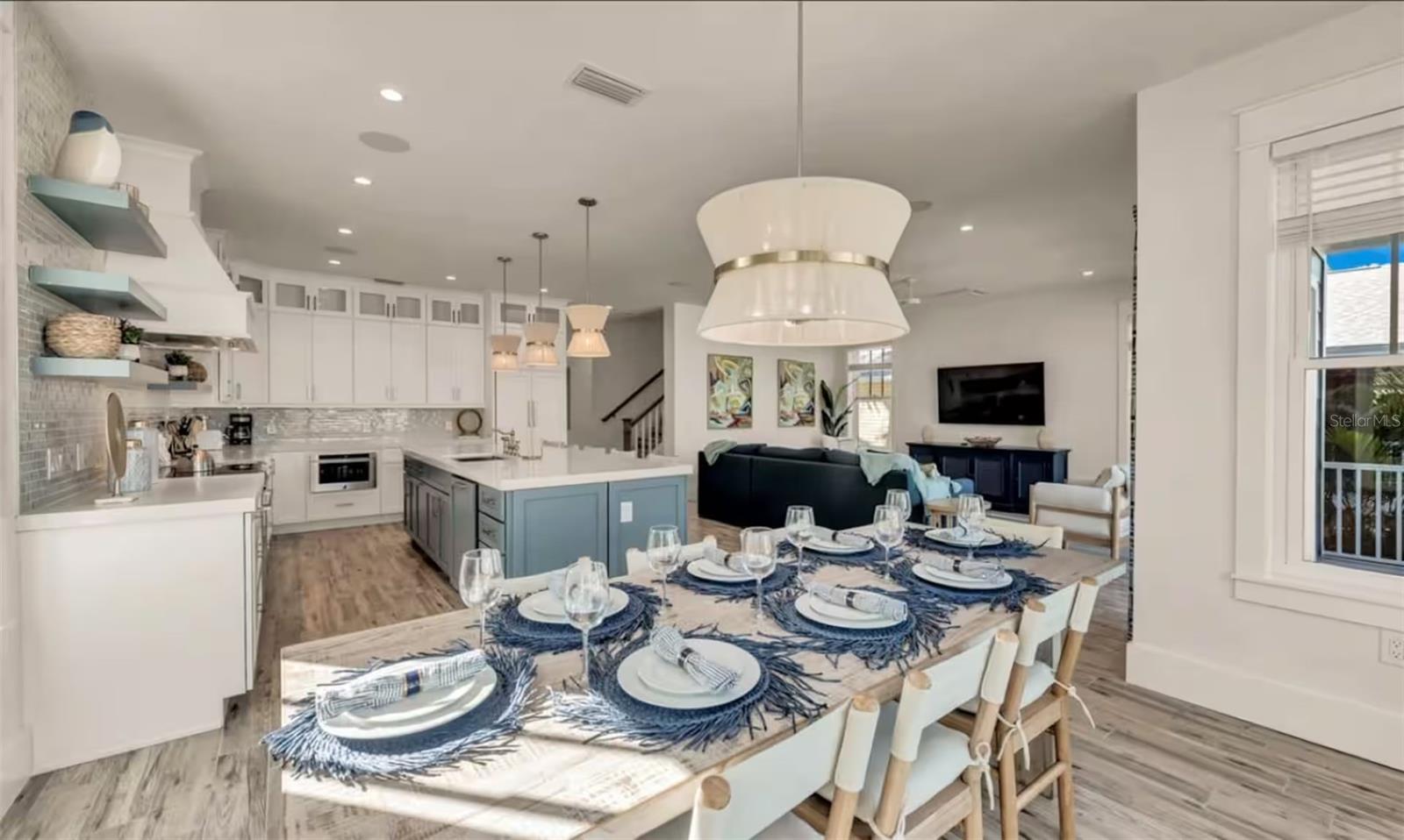 Image 8 of 41 For 2210 Avenue A