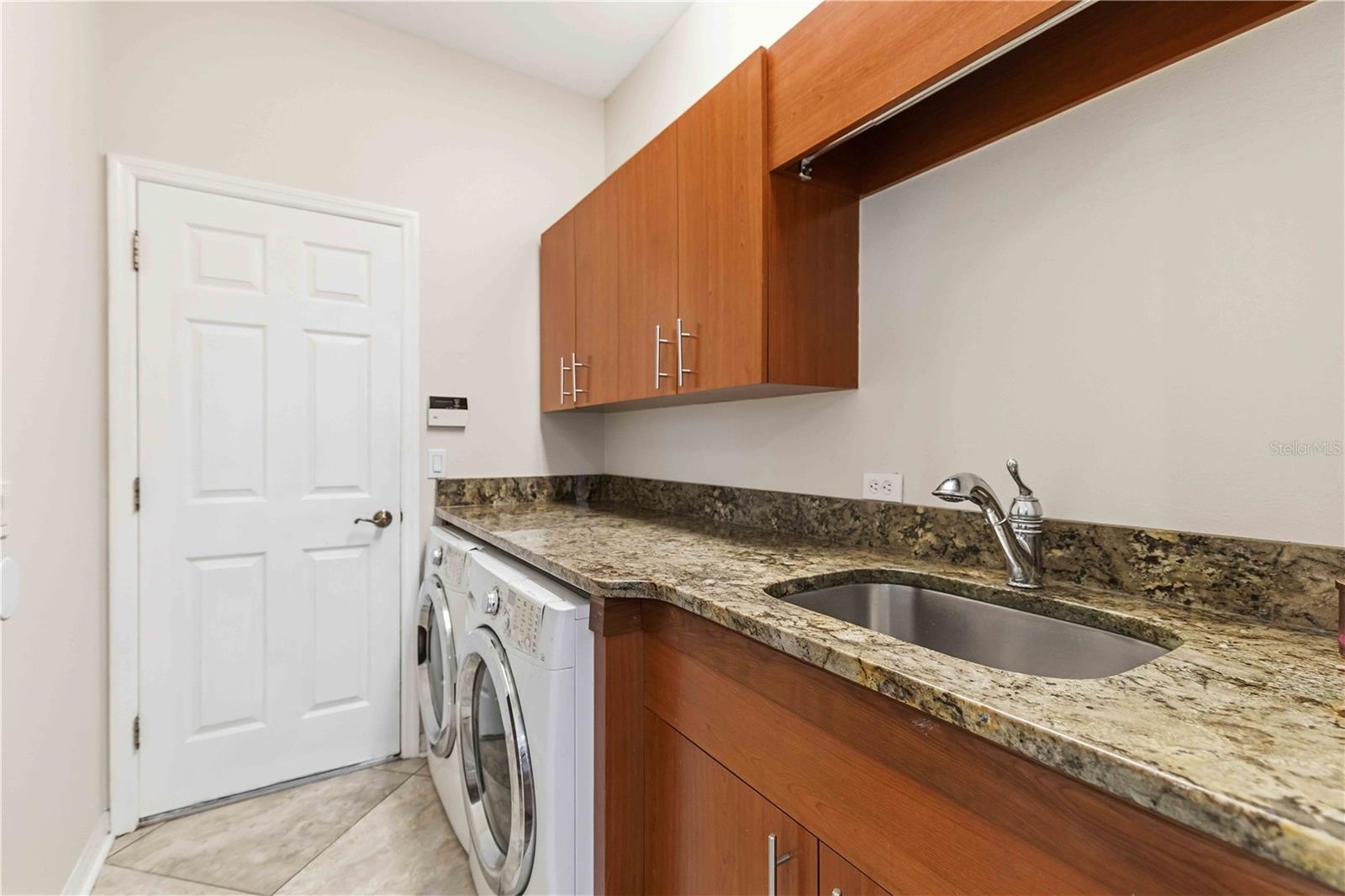 Image 21 of 46 For 8335 Barton Farms Boulevard