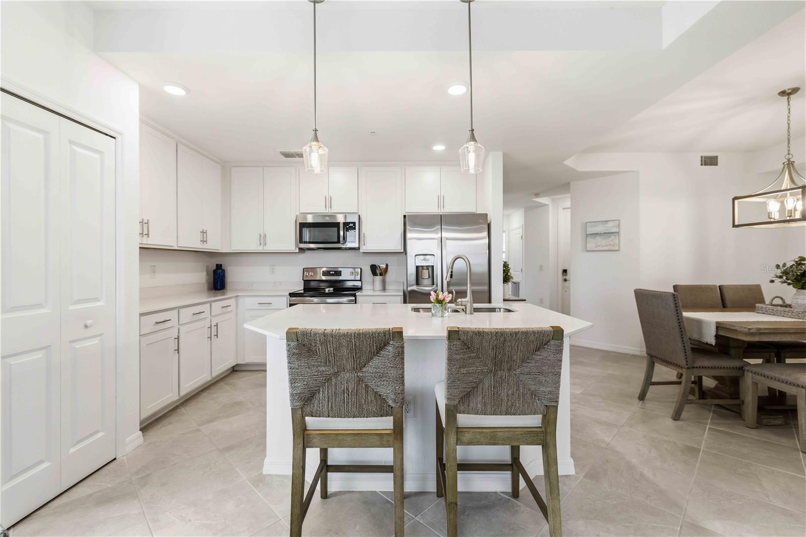 Image 21 of 70 For 12240 Wellen Golf Street 208