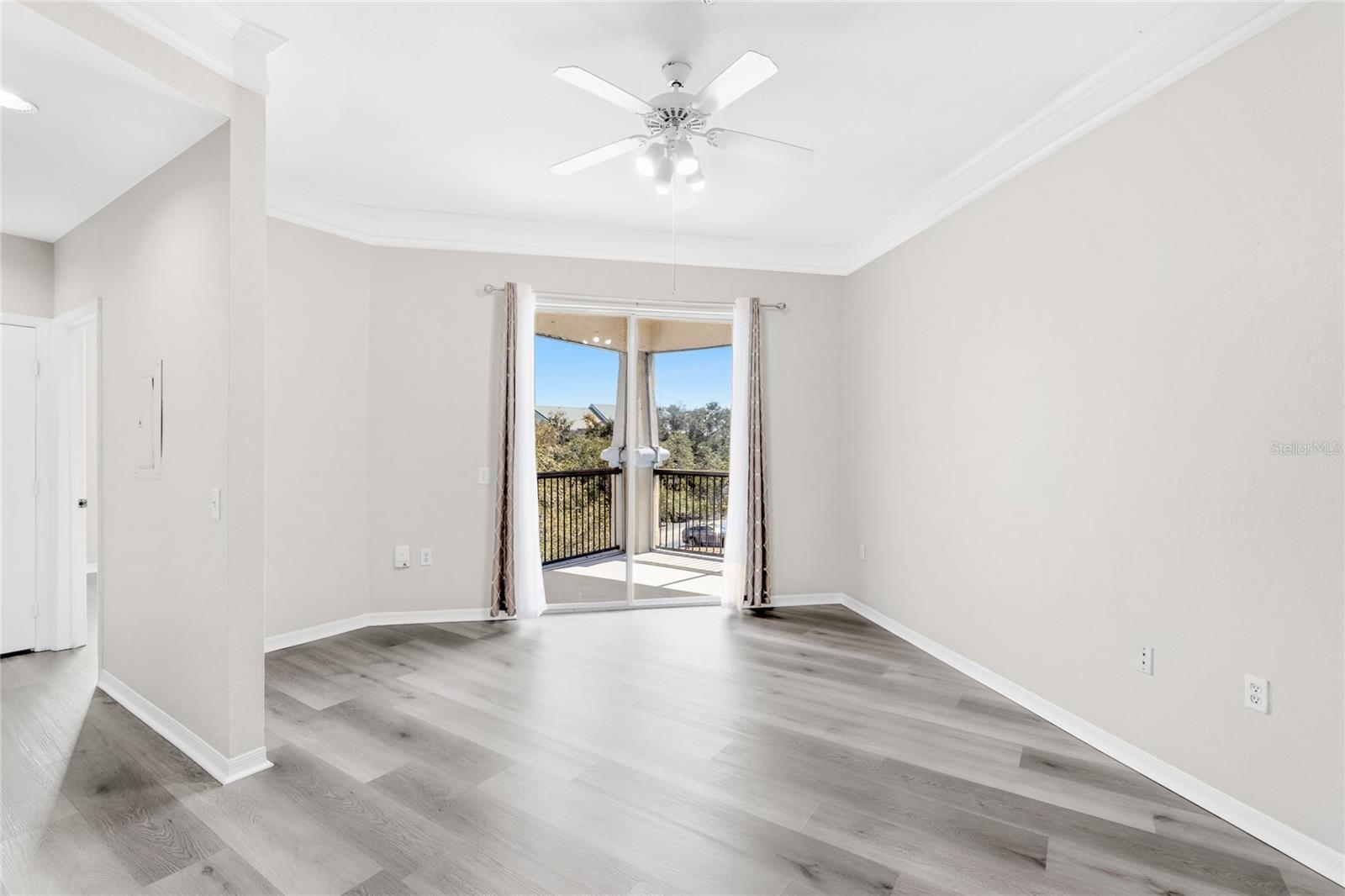 Image 10 of 45 For 5160 Northridge Road 301