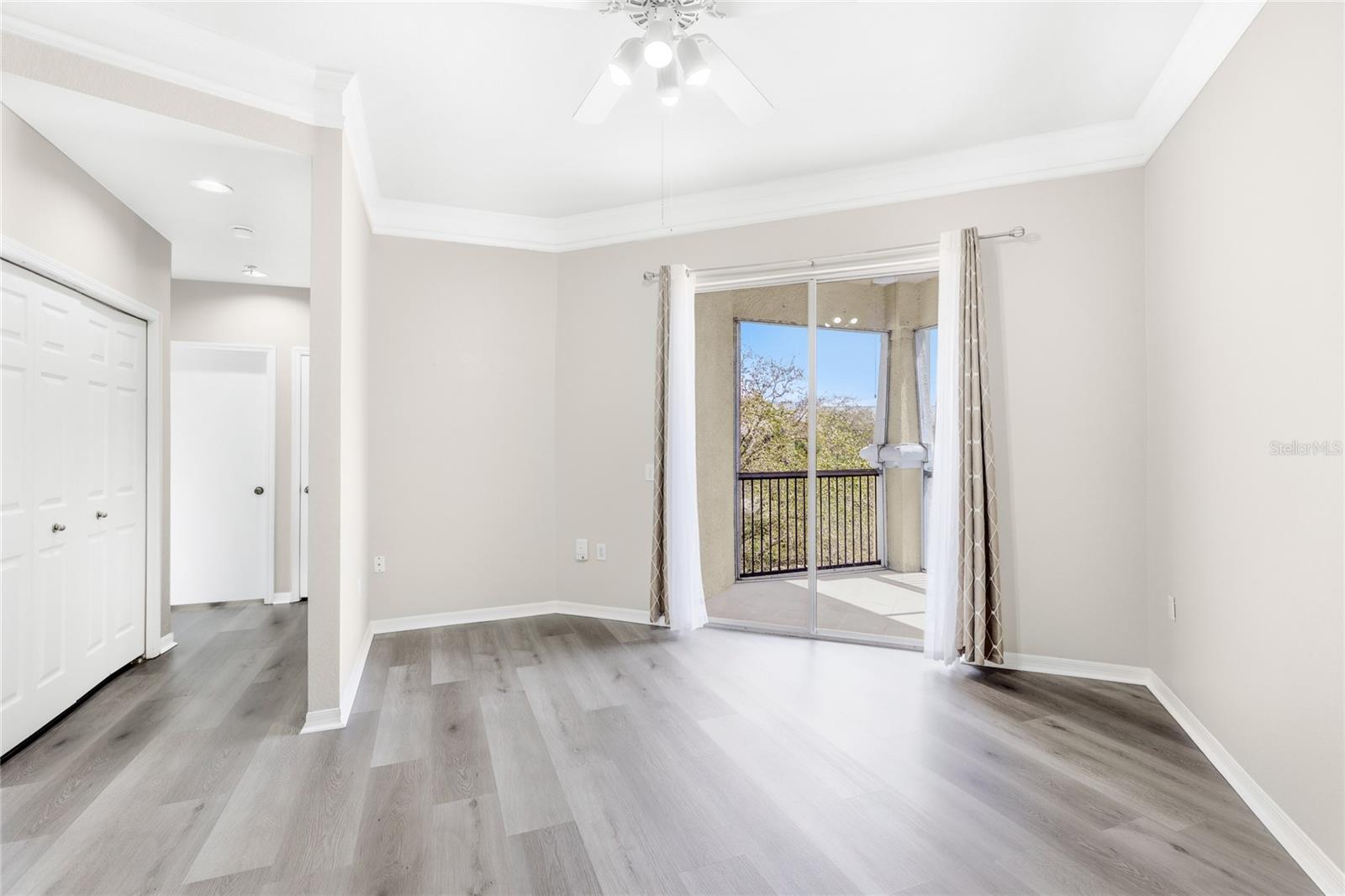 Image 11 of 45 For 5160 Northridge Road 301