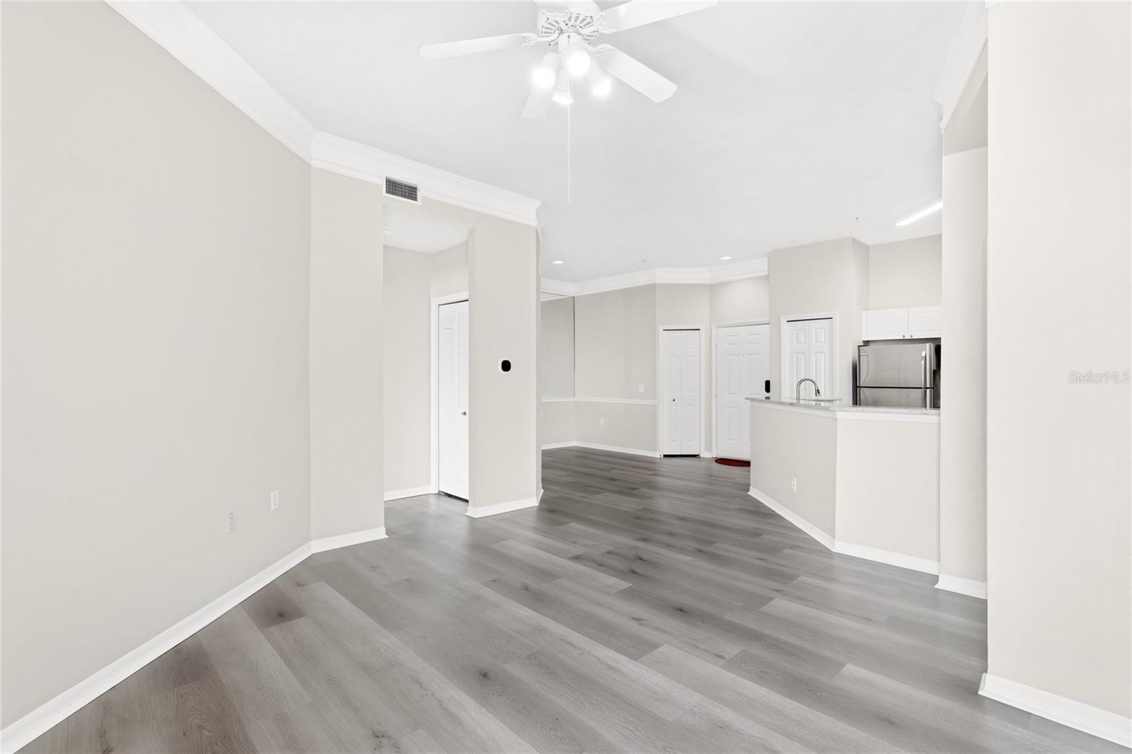 Image 12 of 45 For 5160 Northridge Road 301