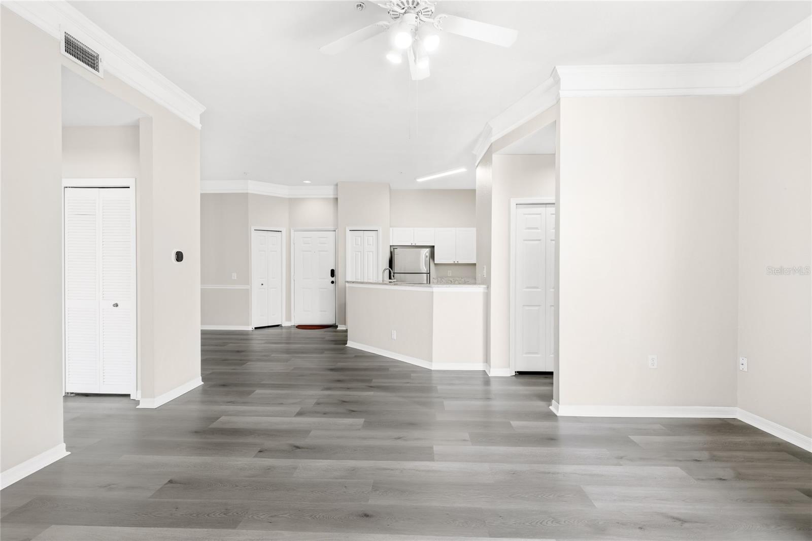 Image 14 of 45 For 5160 Northridge Road 301