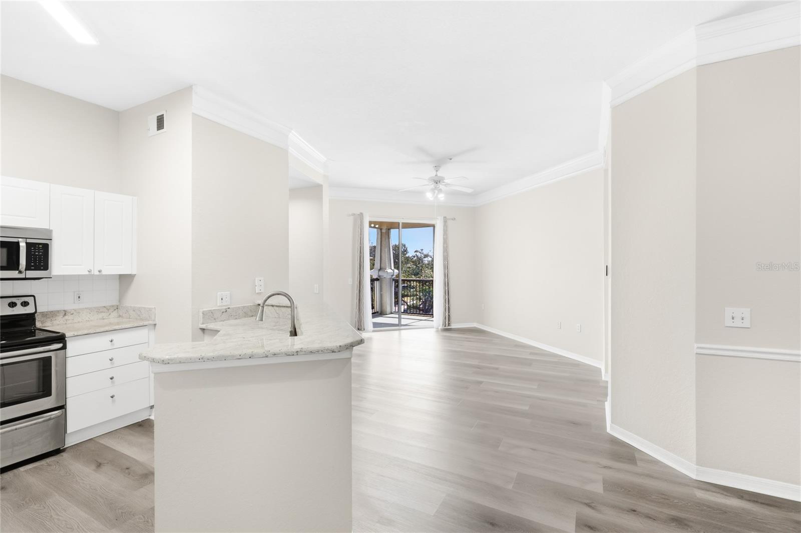 Image 4 of 45 For 5160 Northridge Road 301