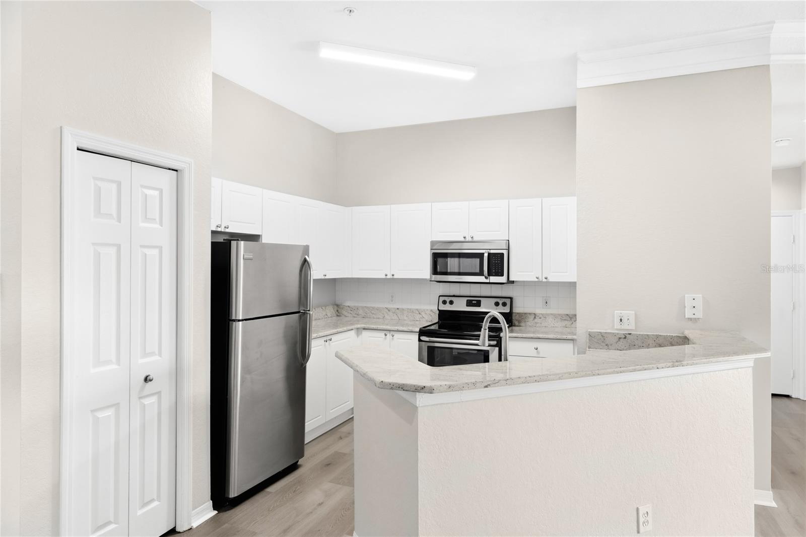 Image 5 of 45 For 5160 Northridge Road 301