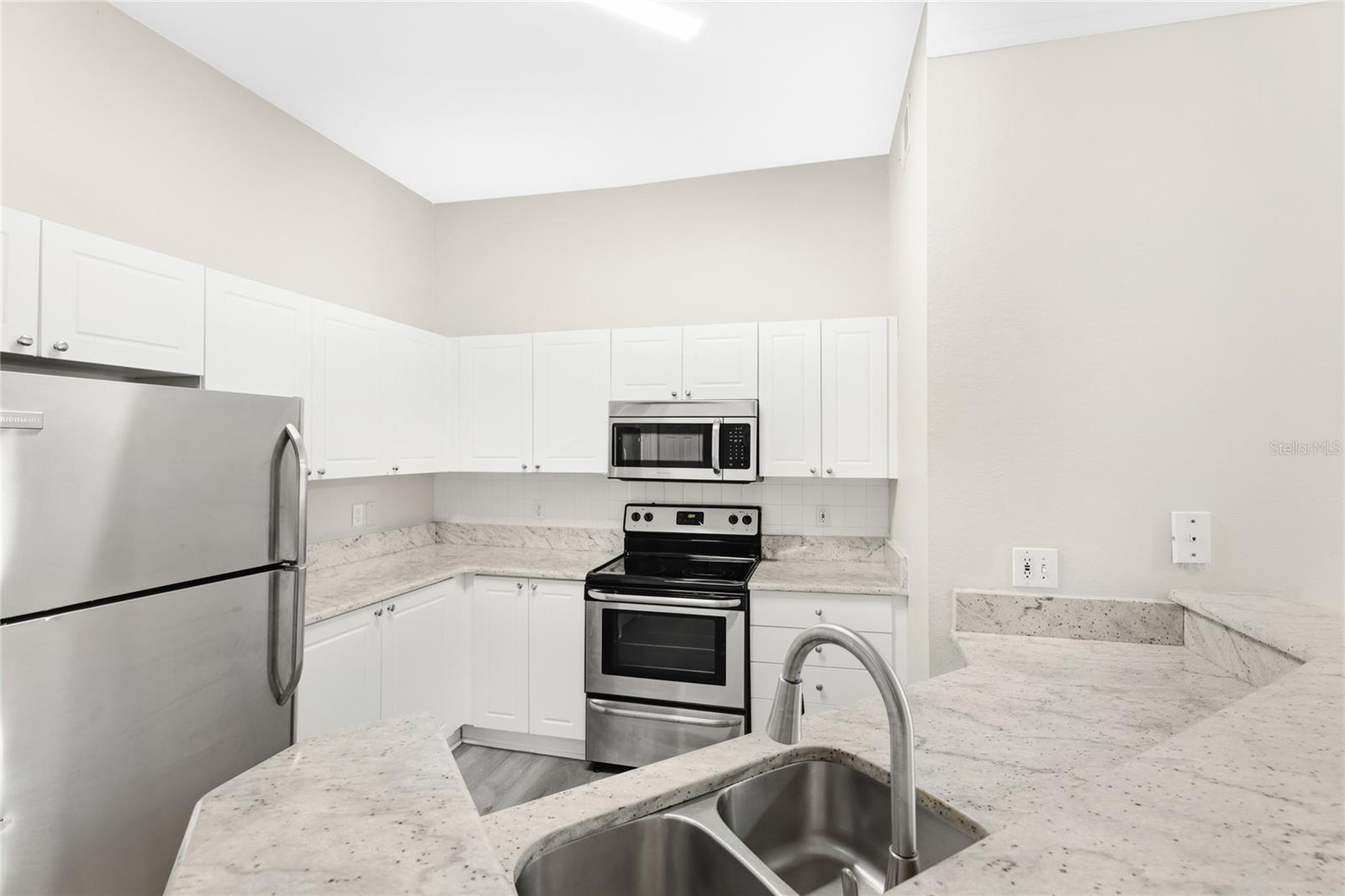 Image 6 of 45 For 5160 Northridge Road 301