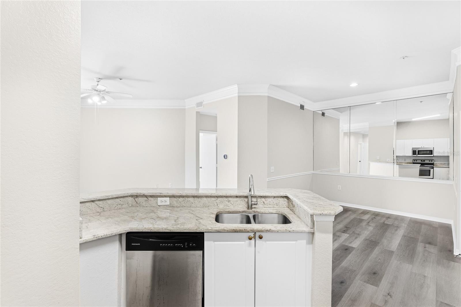 Image 7 of 45 For 5160 Northridge Road 301