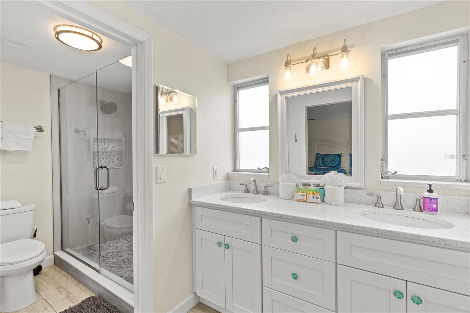 Image 11 of 19 For 6836 Roxbury Drive