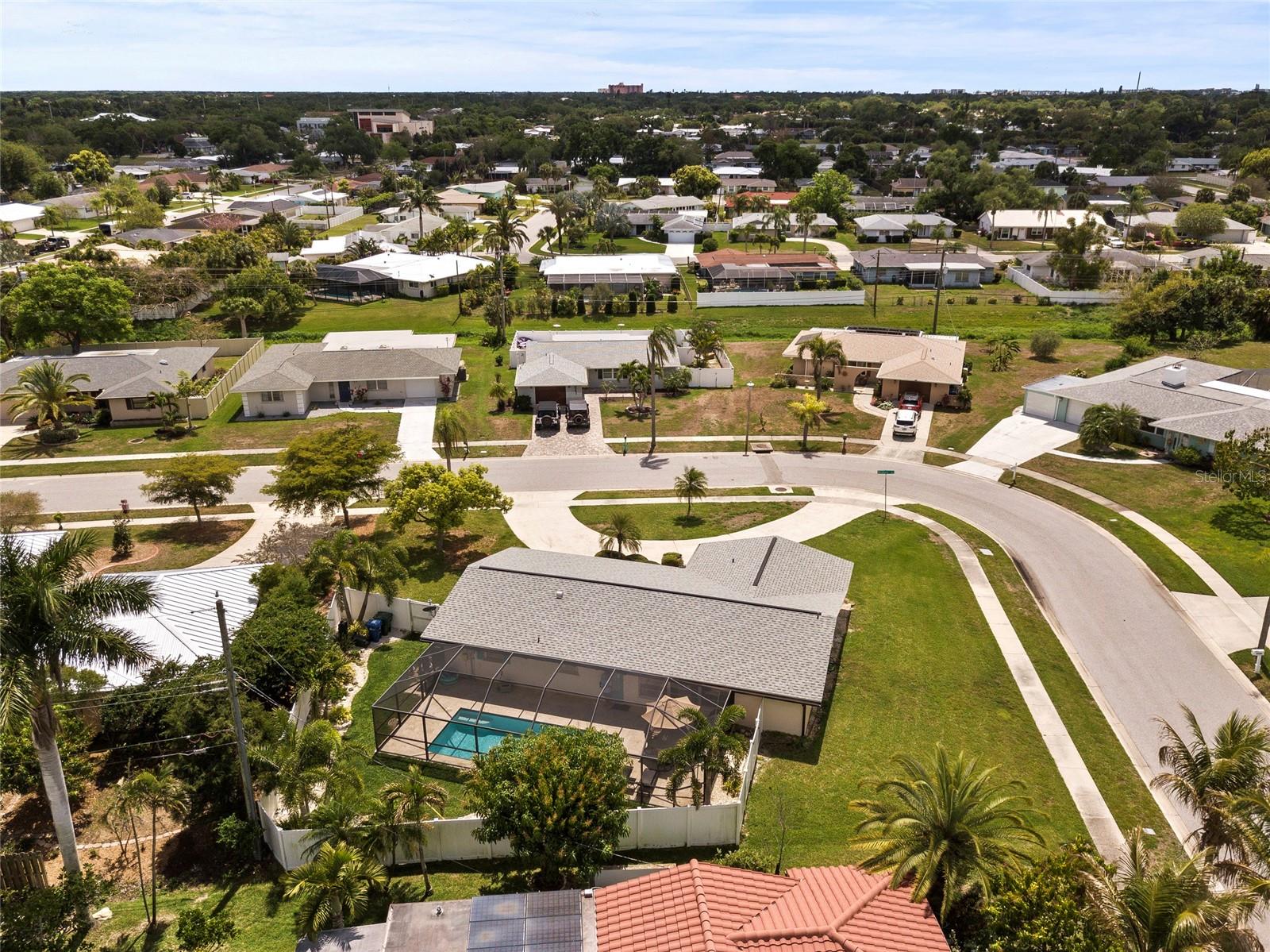 Image 16 of 19 For 6836 Roxbury Drive