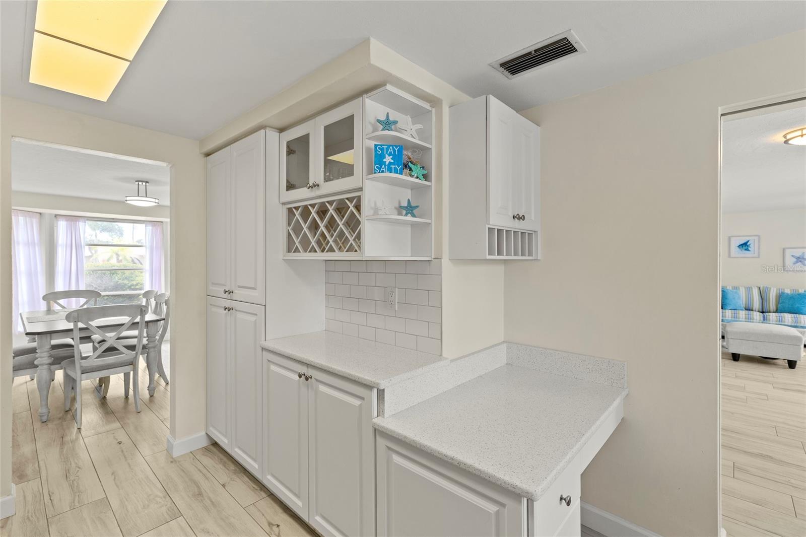 Image 5 of 19 For 6836 Roxbury Drive