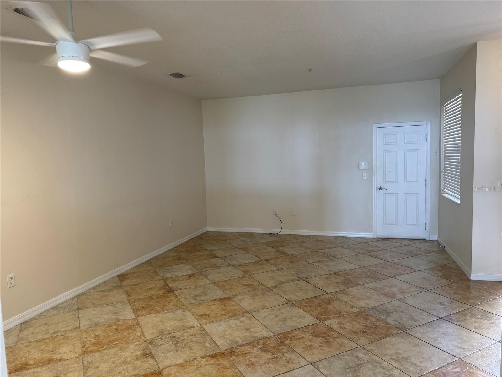 Image 5 of 22 For 4309 Via Piedra Circle 6-103