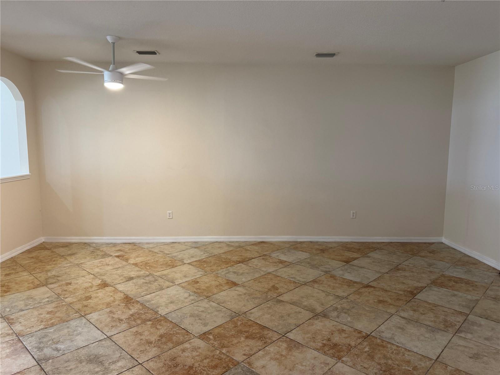 Image 7 of 22 For 4309 Via Piedra Circle 6-103