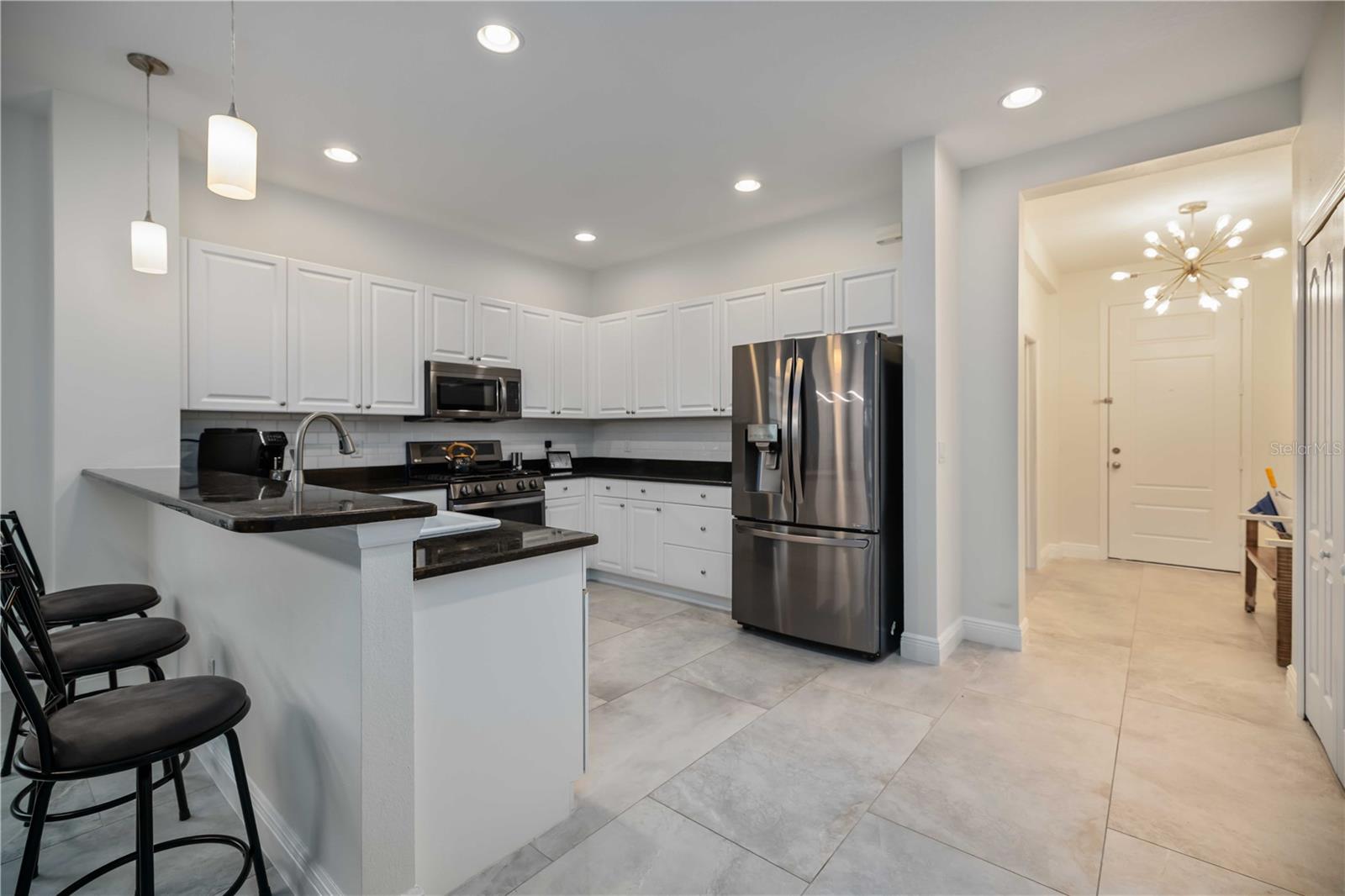 Image 13 of 54 For 12146 Longview Lake Circle