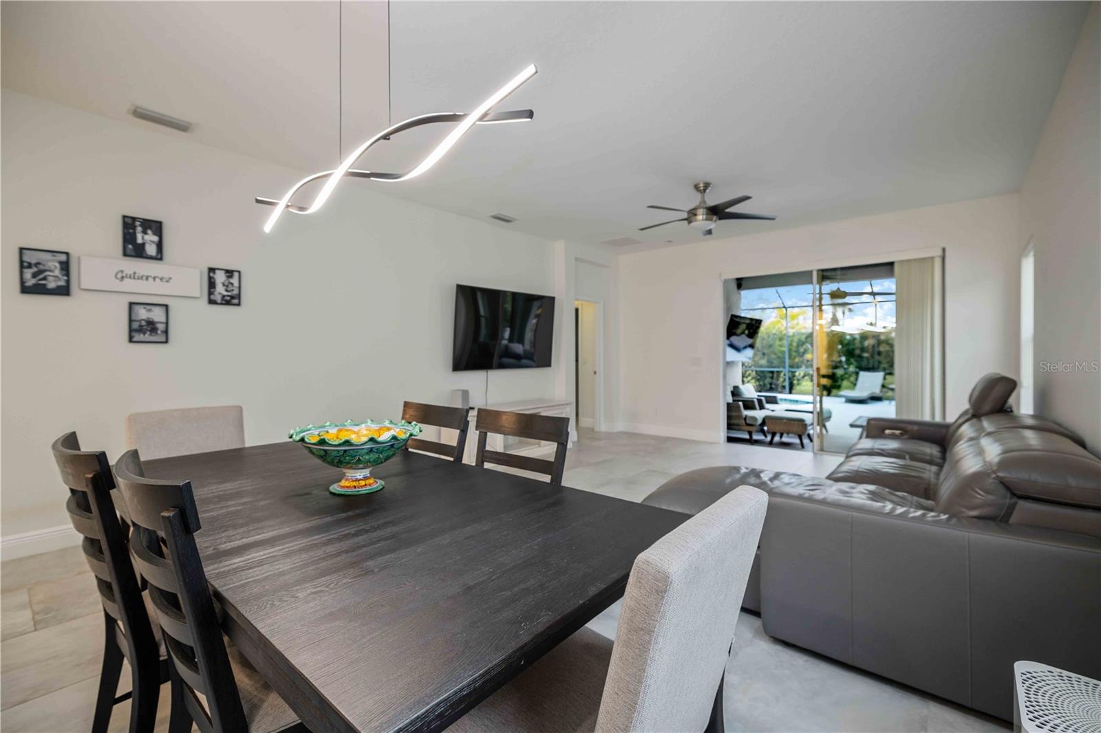 Image 20 of 54 For 12146 Longview Lake Circle