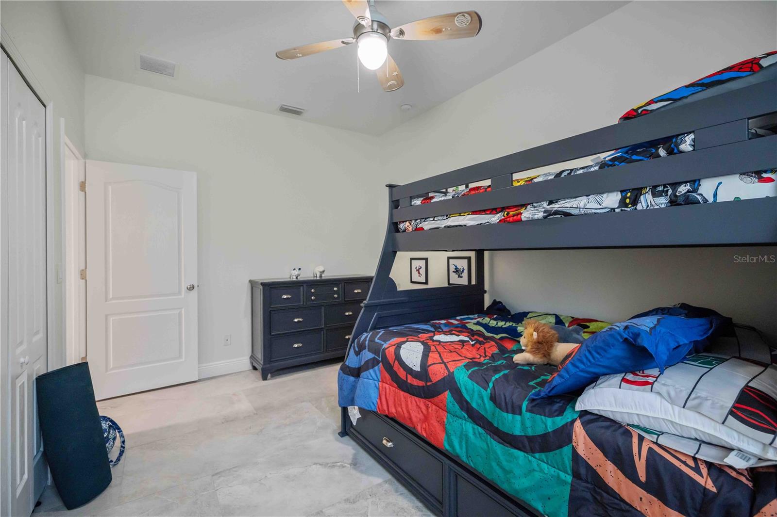 Image 33 of 54 For 12146 Longview Lake Circle