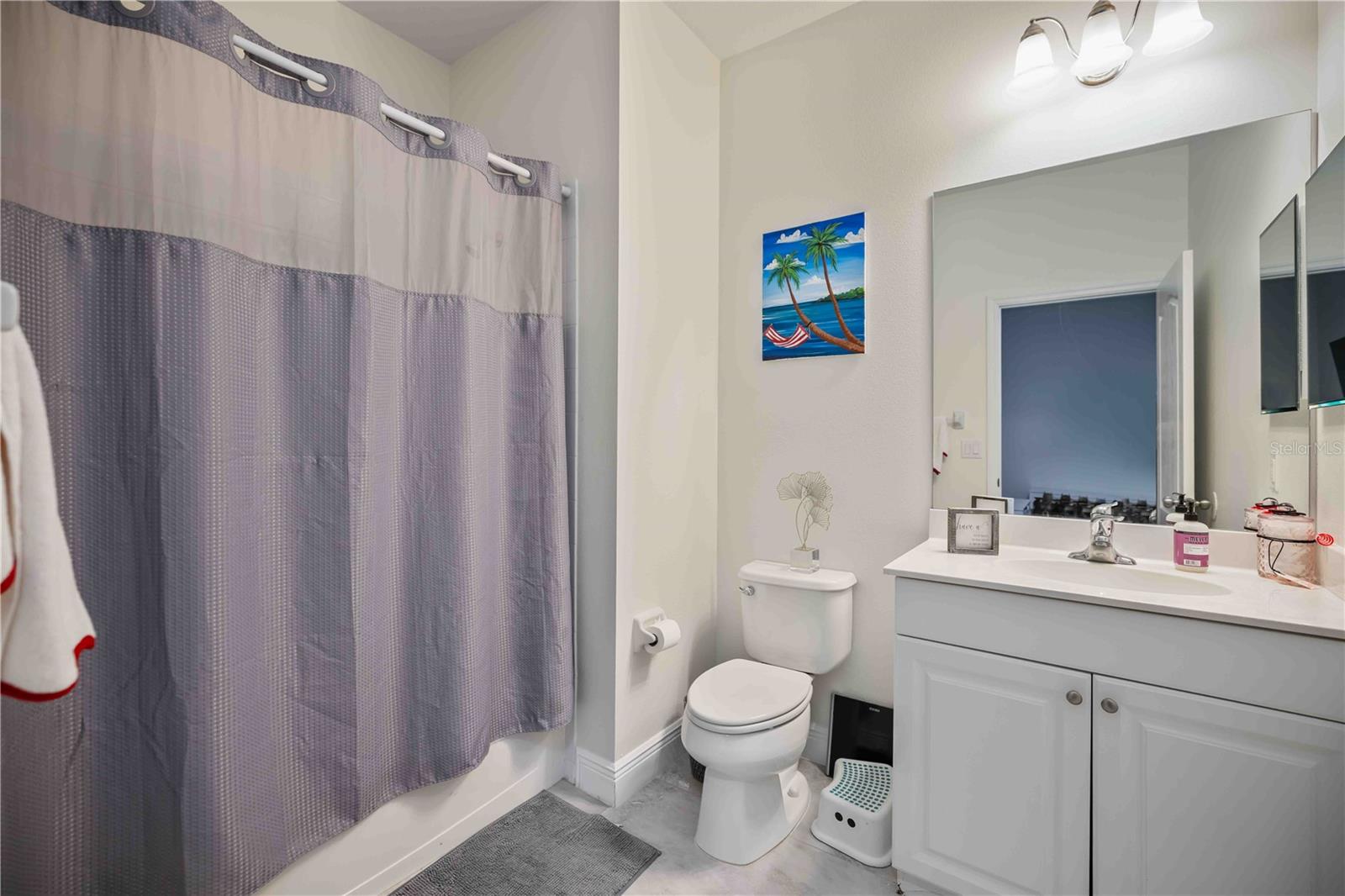 Image 34 of 54 For 12146 Longview Lake Circle