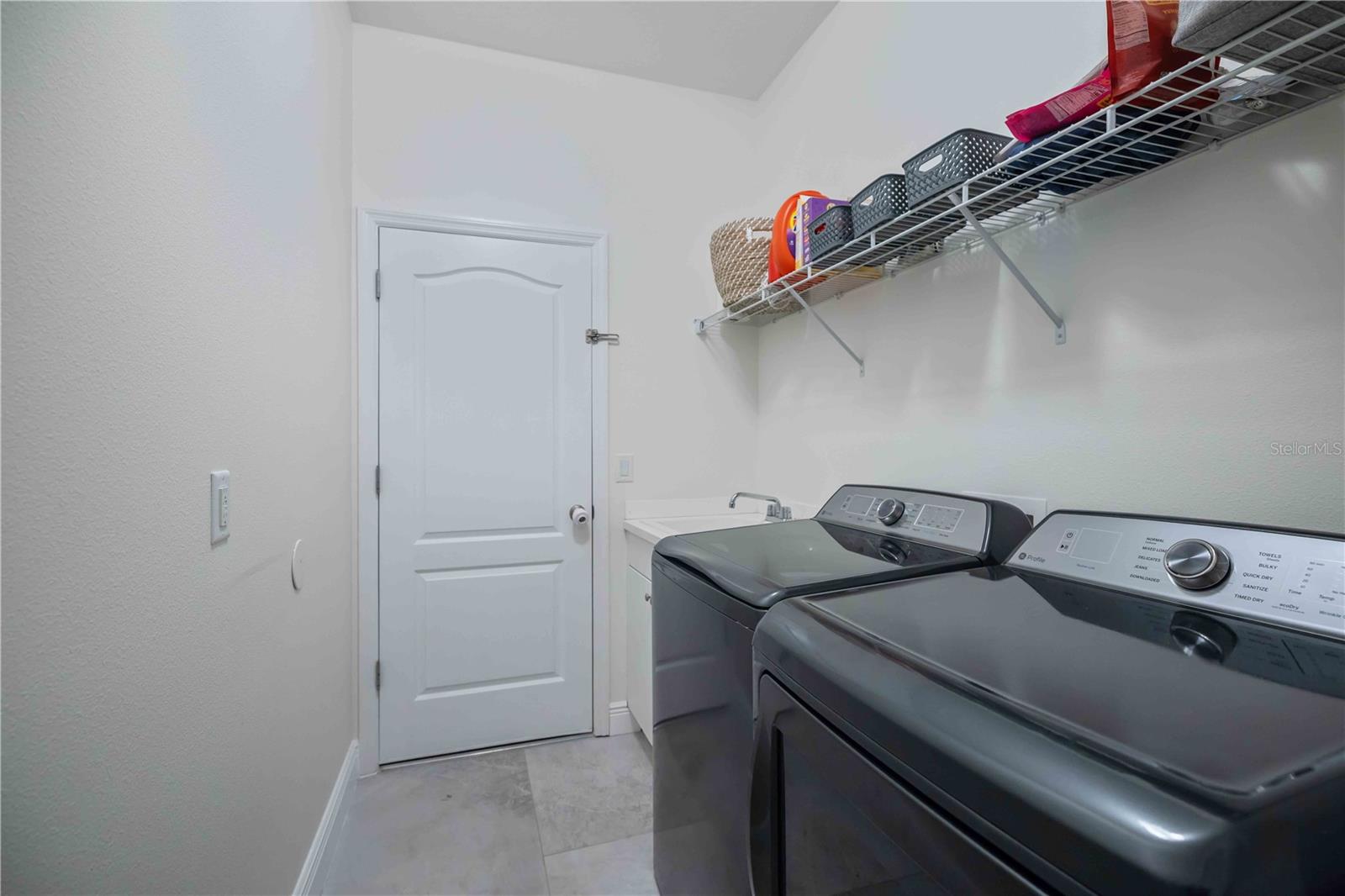 Image 42 of 54 For 12146 Longview Lake Circle