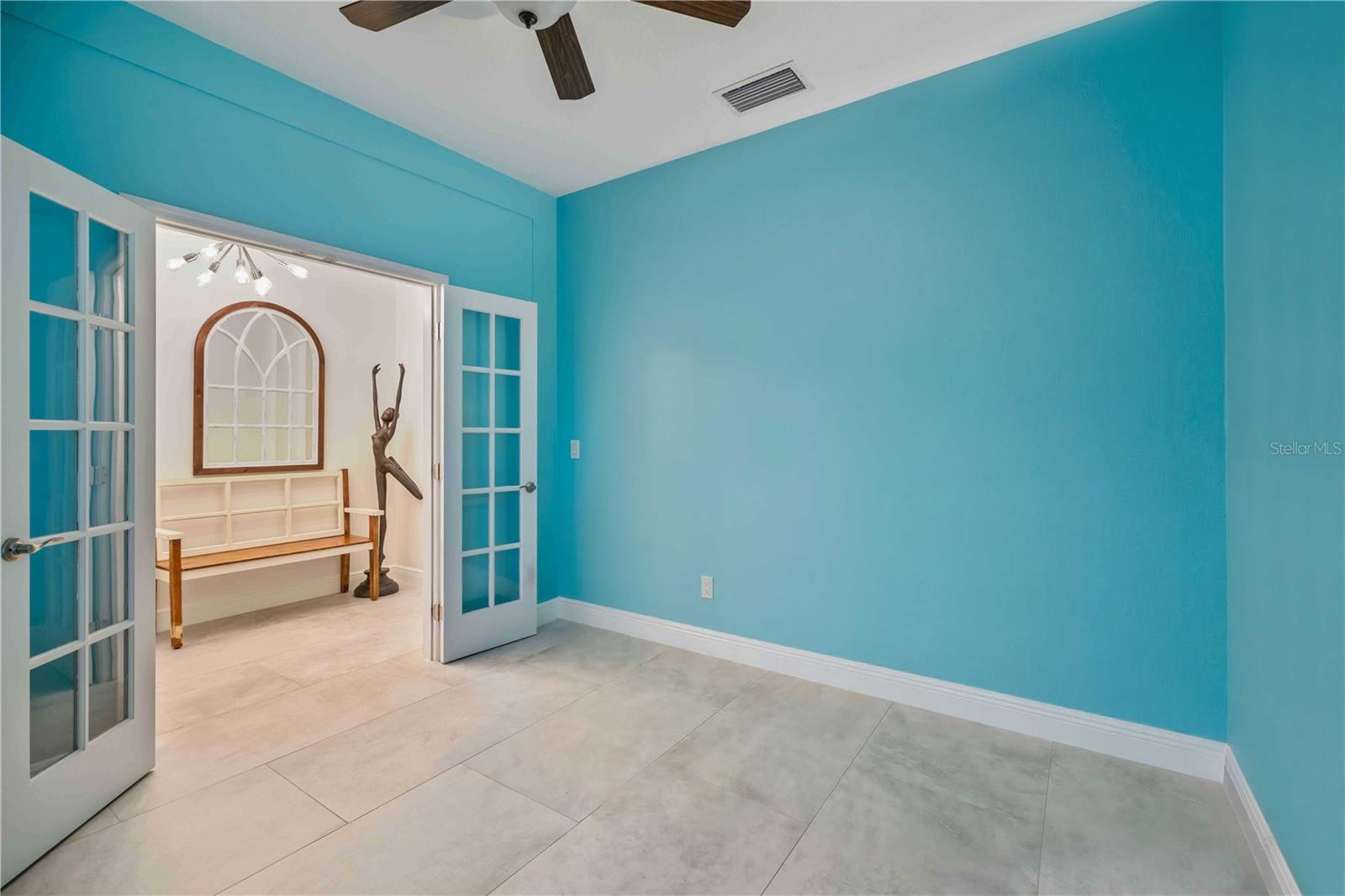 Image 9 of 54 For 12146 Longview Lake Circle