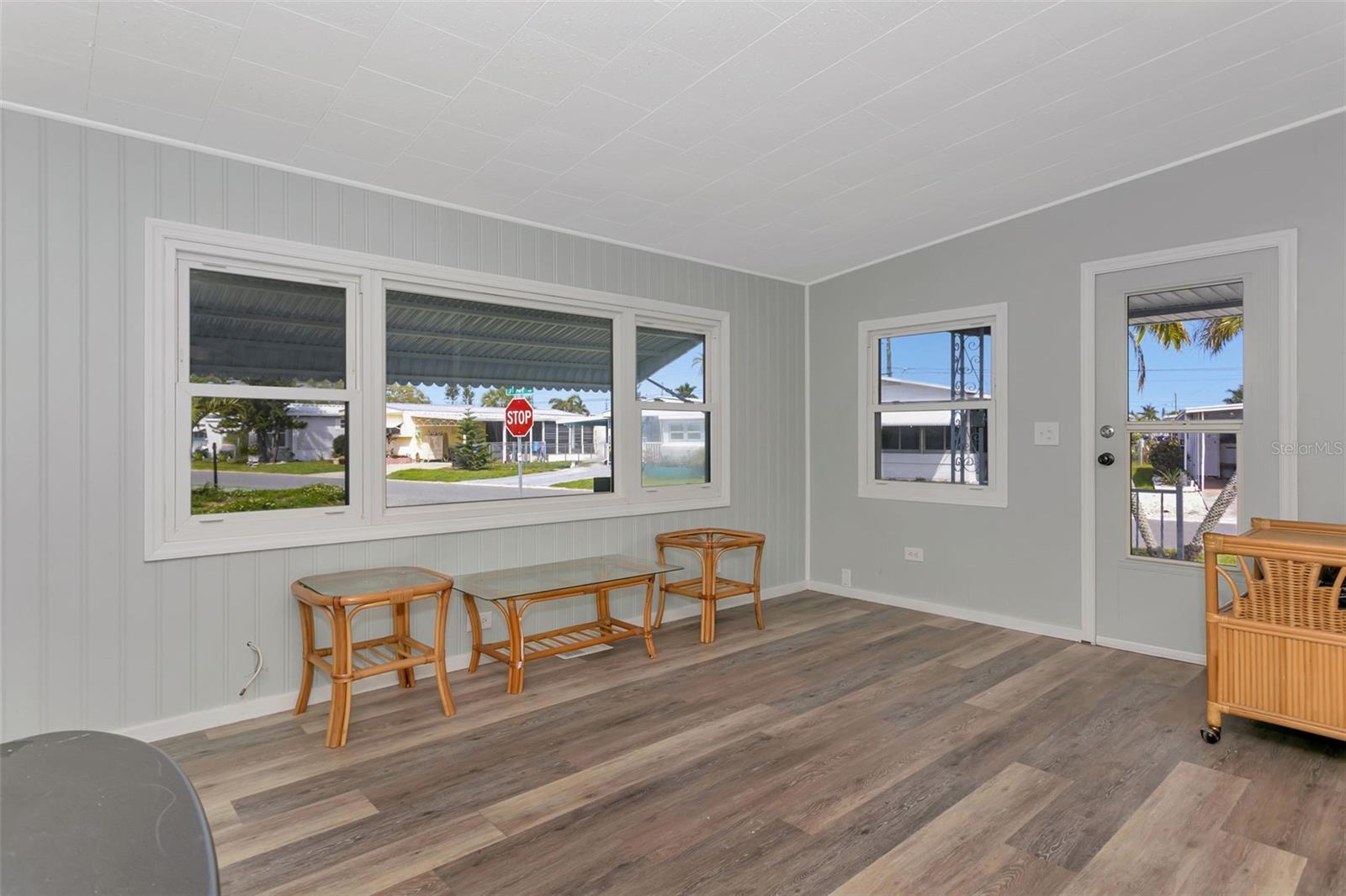 Image 14 of 37 For 5105 8th Street W