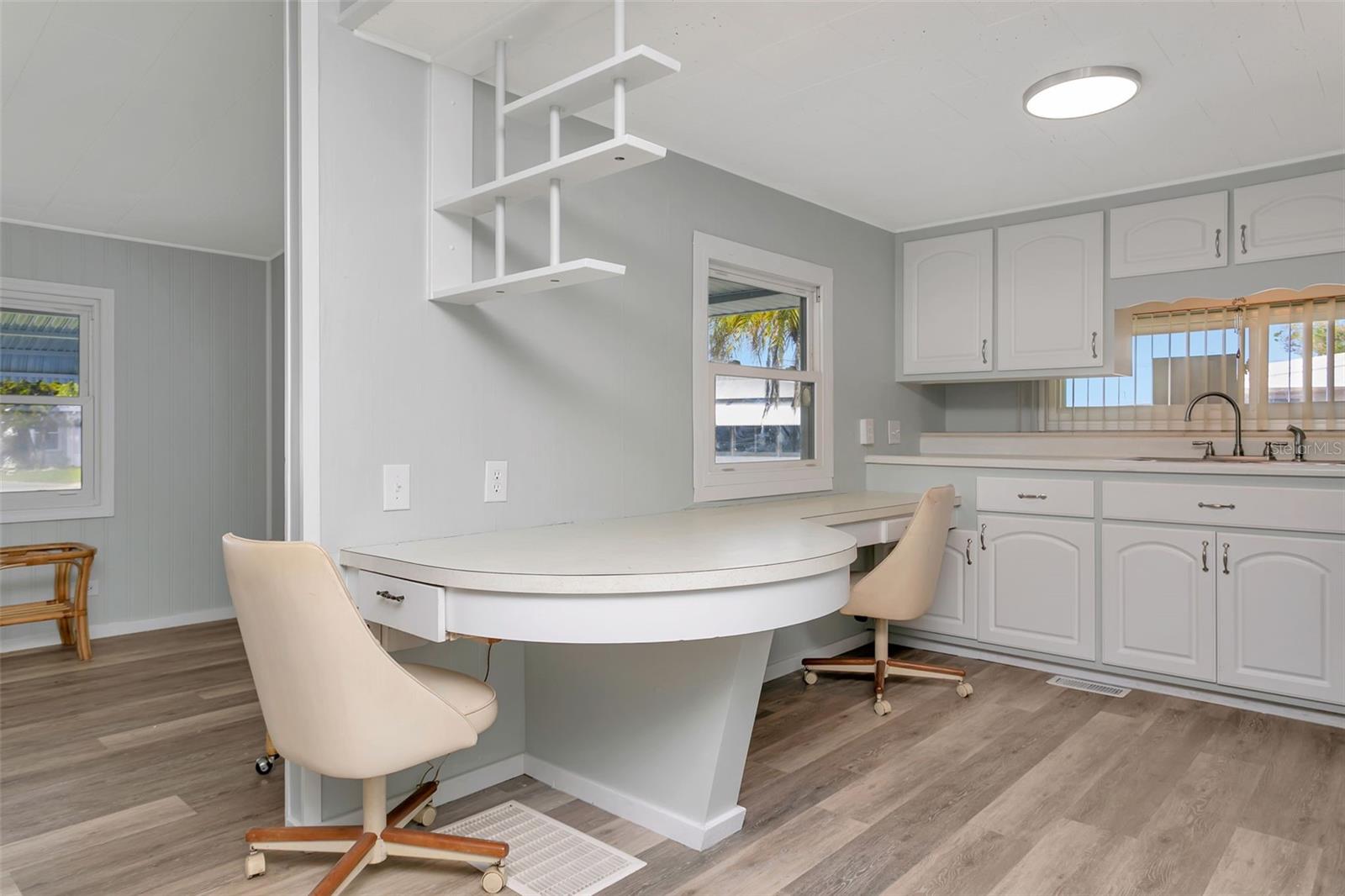 Image 18 of 37 For 5105 8th Street W