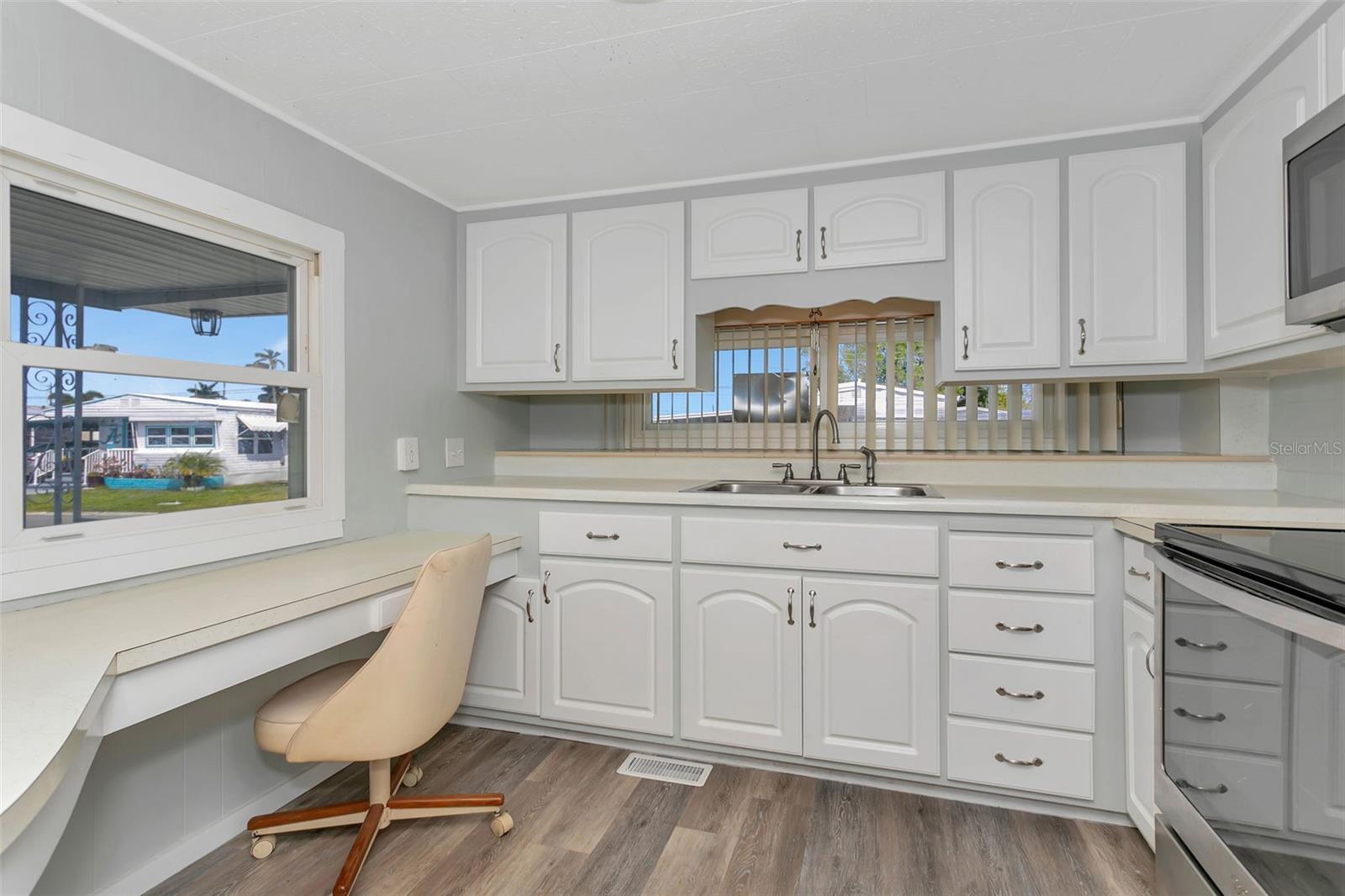 Image 21 of 37 For 5105 8th Street W