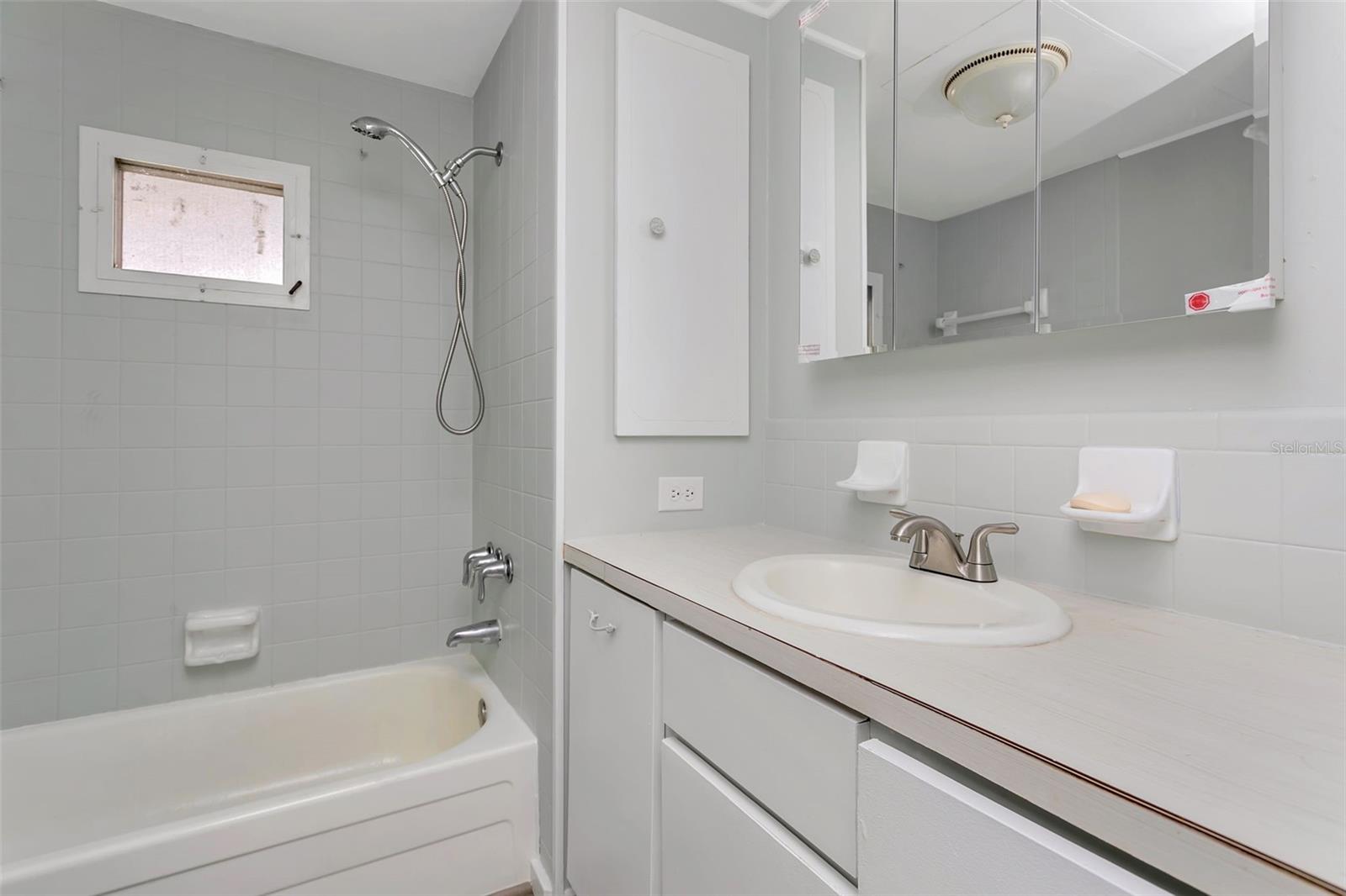 Image 23 of 37 For 5105 8th Street W