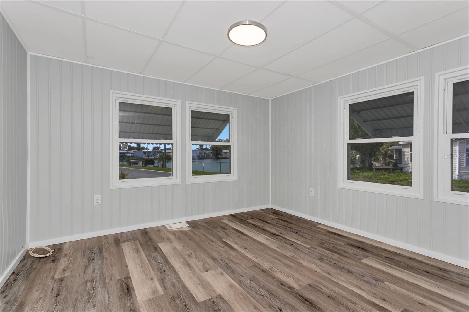 Image 30 of 37 For 5105 8th Street W