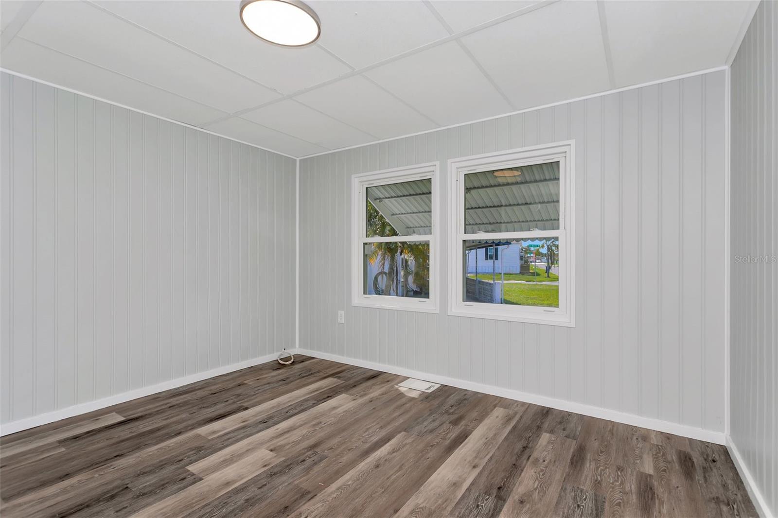 Image 32 of 37 For 5105 8th Street W