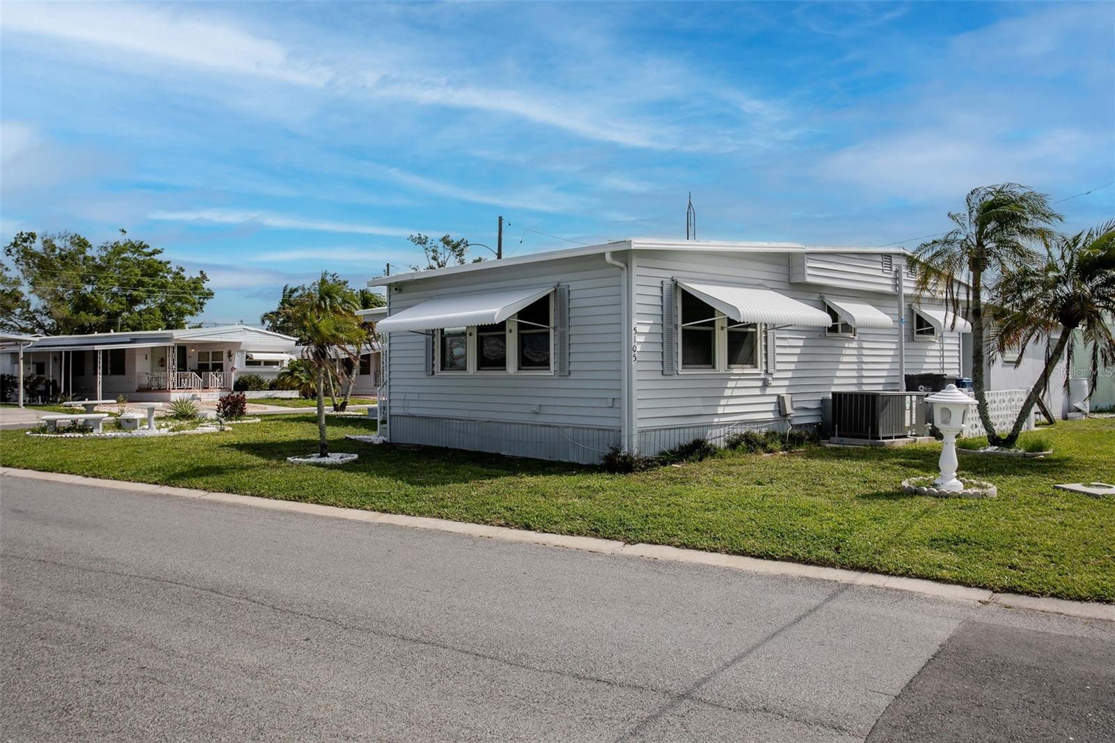 Image 4 of 37 For 5105 8th Street W