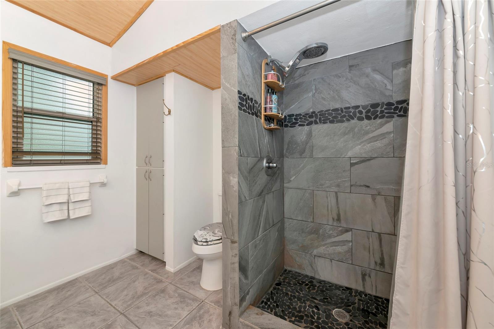 Image 10 of 59 For 2631 Fiesta Drive