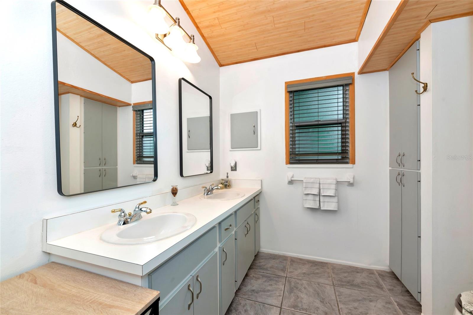 Image 8 of 59 For 2631 Fiesta Drive