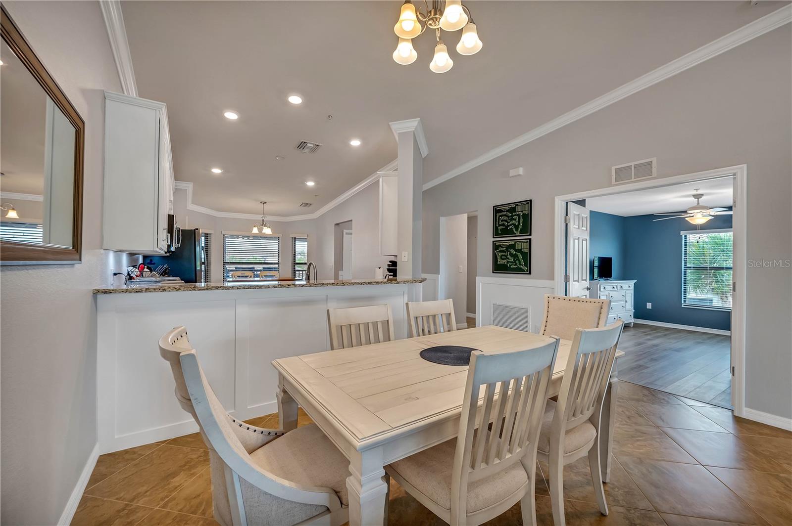 Image 12 of 67 For 5577 Palmer Circle 201