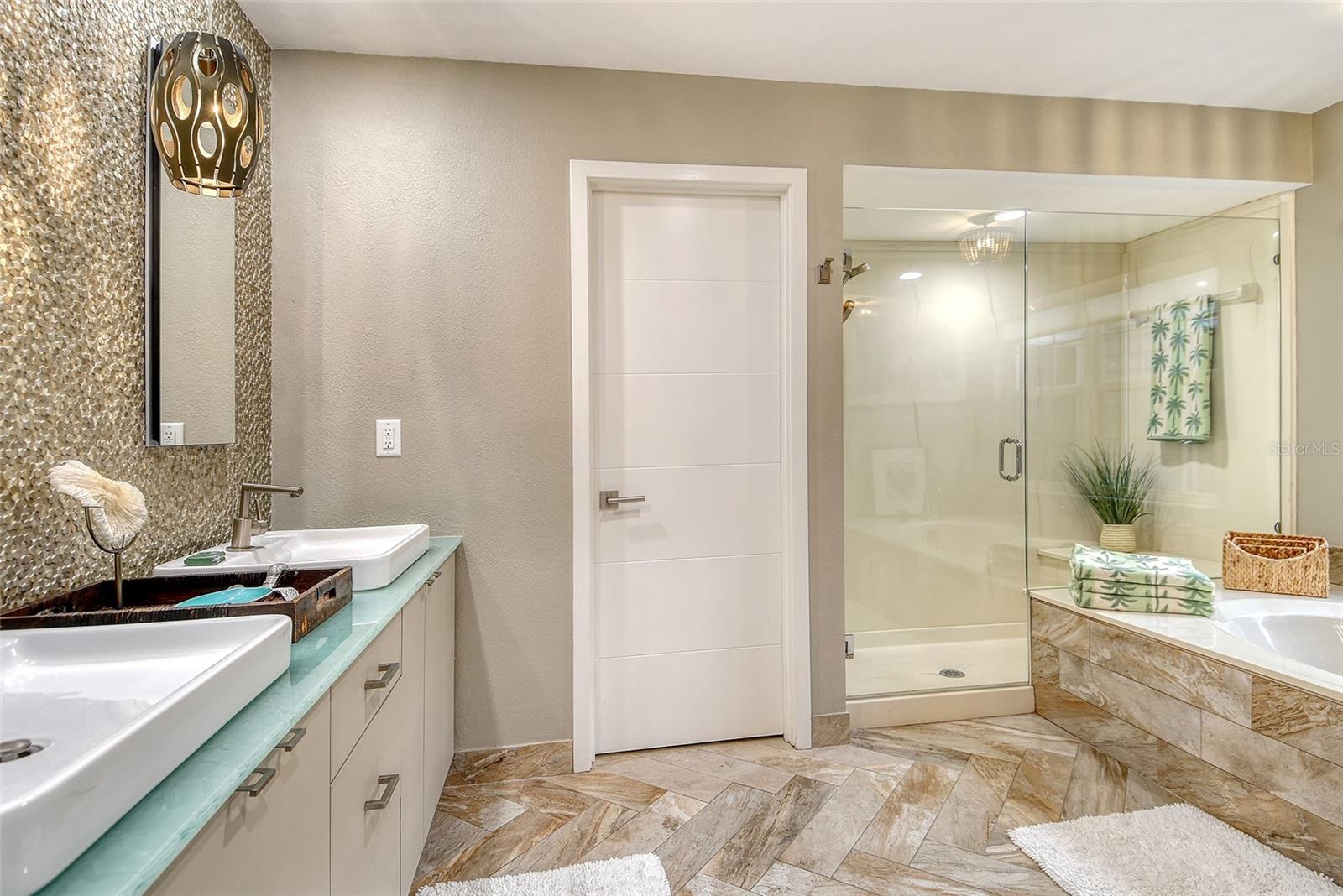 Image 25 of 46 For 3427 Winding Oaks Drive 14