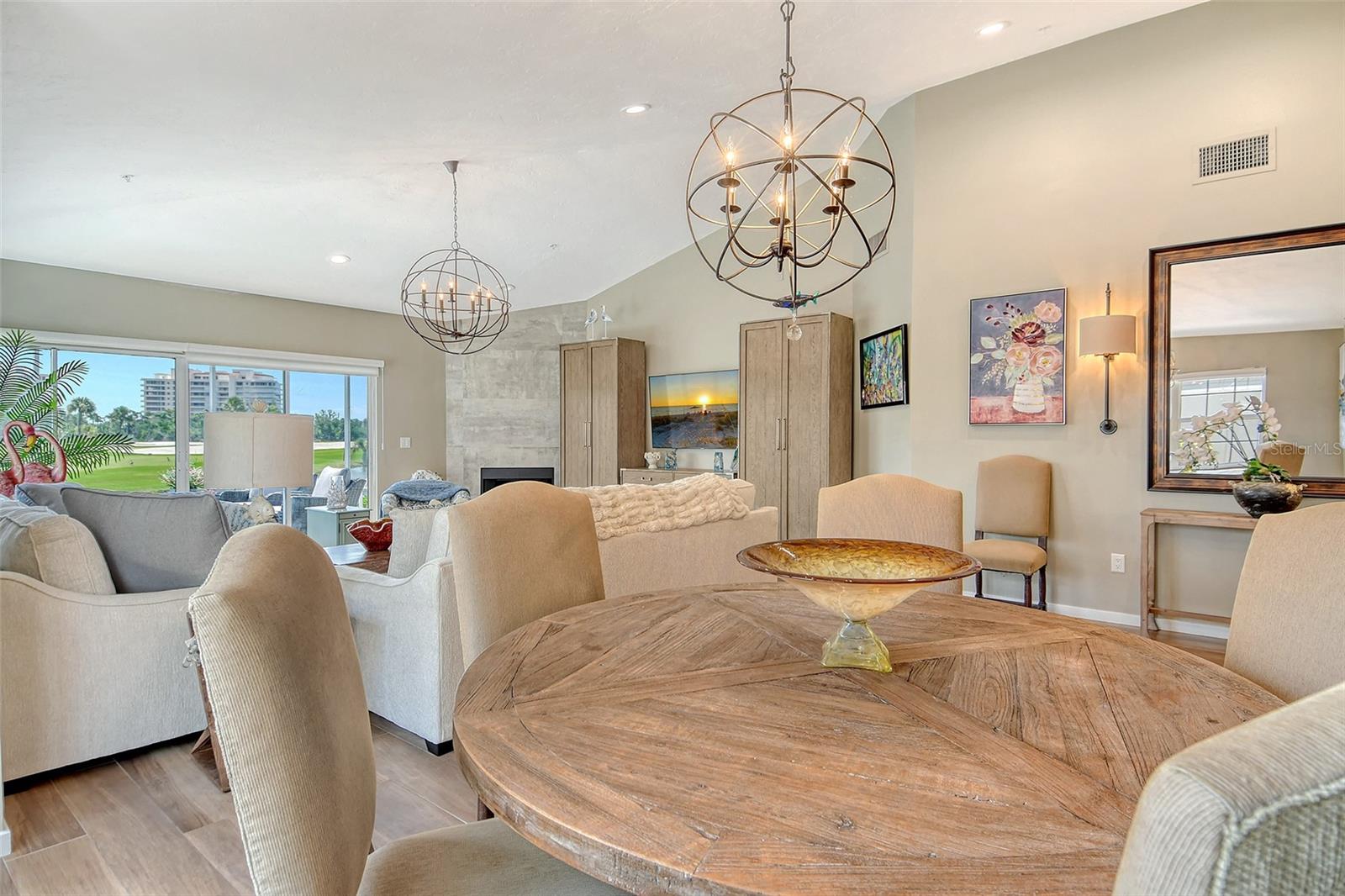 Image 6 of 46 For 3427 Winding Oaks Drive 14