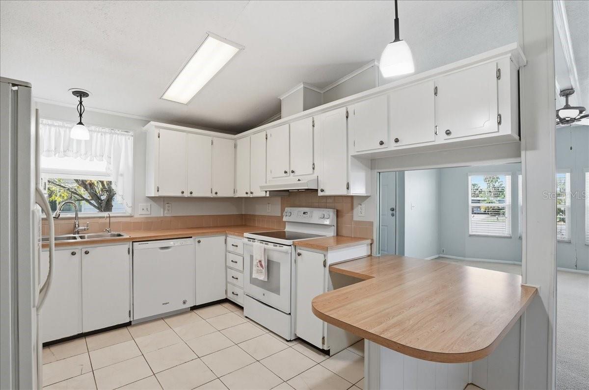 Image 14 of 46 For 8514 Monarch Place