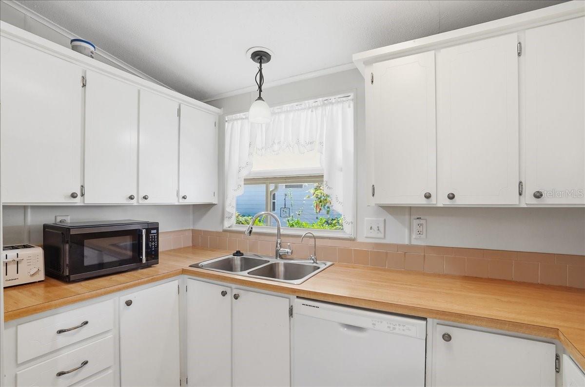 Image 18 of 46 For 8514 Monarch Place