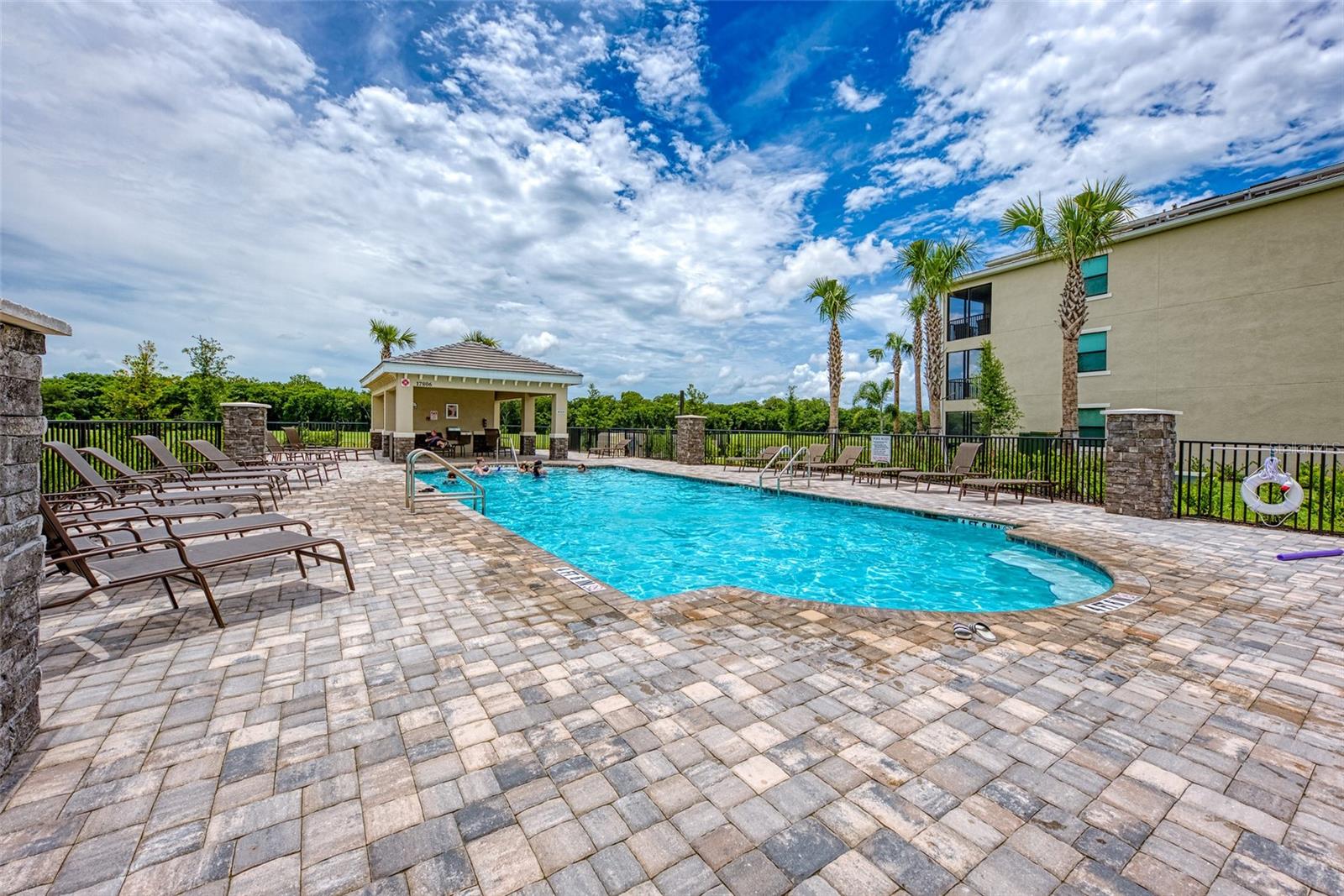 Image 35 of 46 For 17704 Gawthrop Drive 207